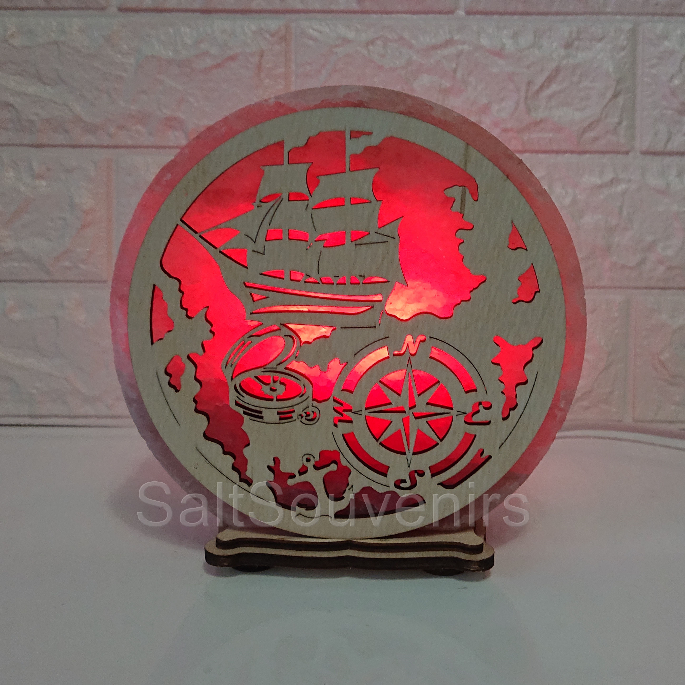 

Соляная лампа EcoDecorLamp круглая Кораблик и компас красный