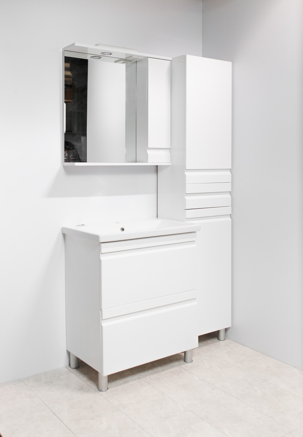 

Комплект меблів SANWEST GROUP Невада 70 см ( Зеркало Невада Z-1 70 + Тумба Невада Т-8 с умывальником Симфония 70 Д Блюм + Пенал Невада 40 Д Блюм Корзина )