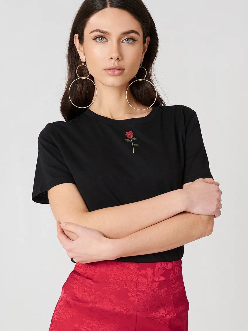 

Футболка NA-KD 1018-000570-0920 S Черная