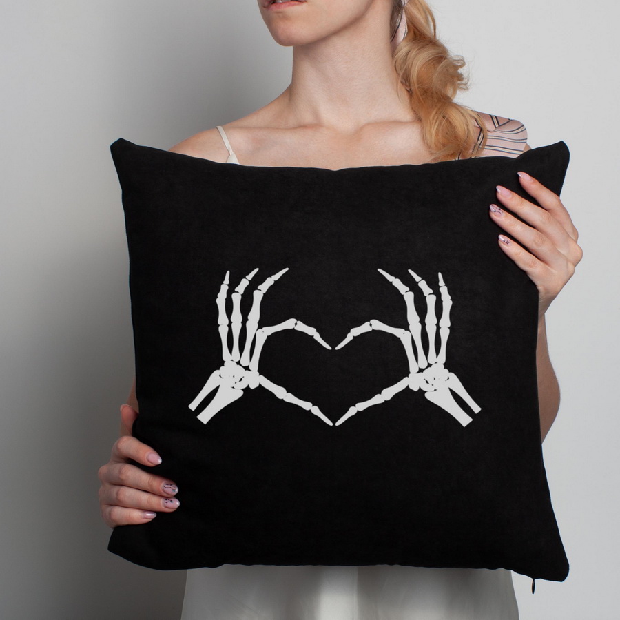 

Подушка "Skeleton heart" BeriDari (7139)