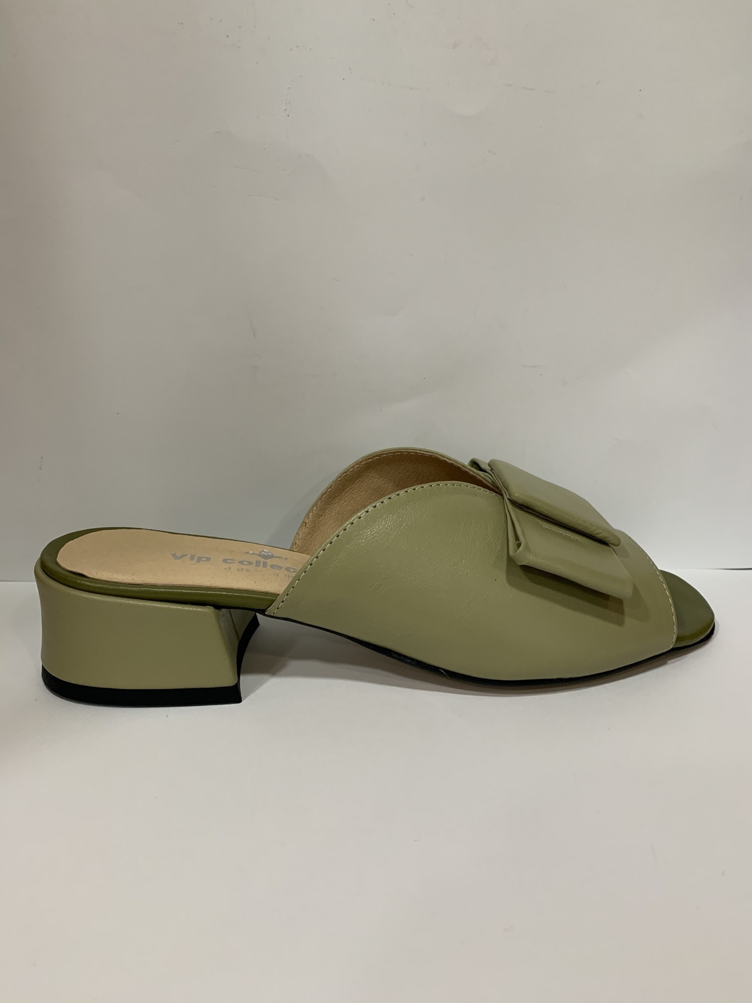 

Мюлі жіночі VIP COLLECTION 40 зелені 2426
