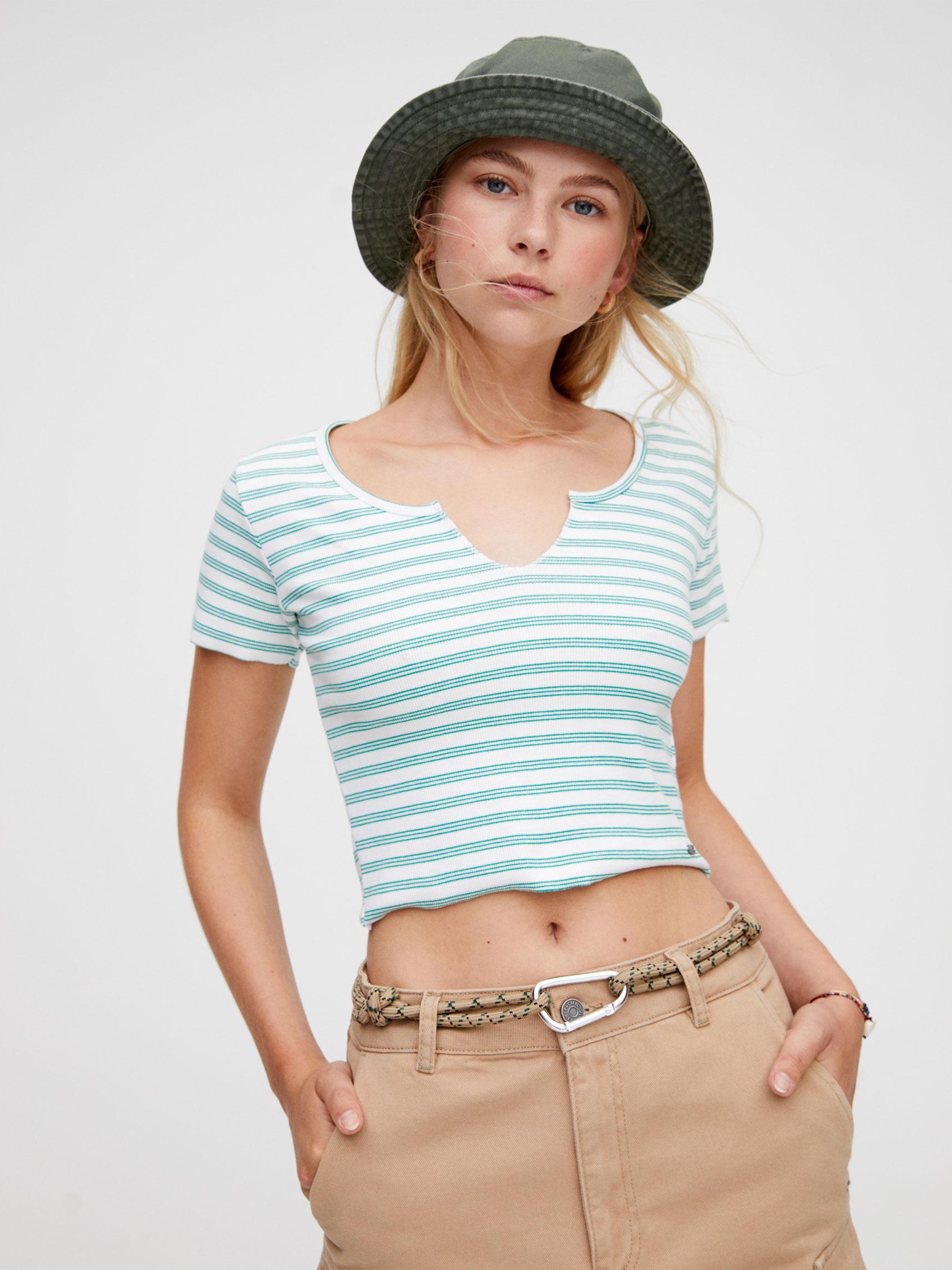 

Футболка Pull & Bear 9243312550-AAVQ S Белая с зеленым
