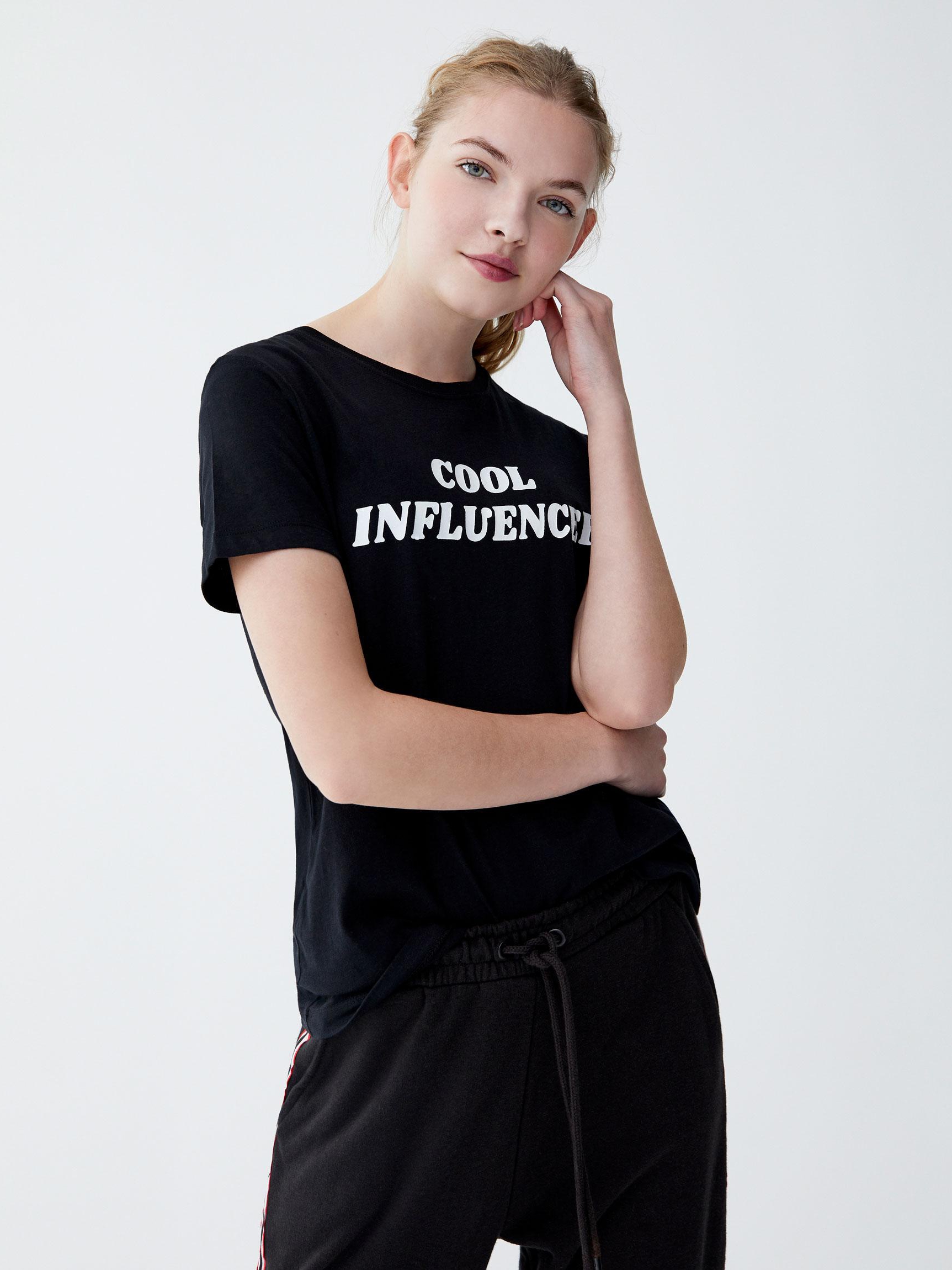 

Футболка Pull & Bear 9238305800-AAPU XS Черная