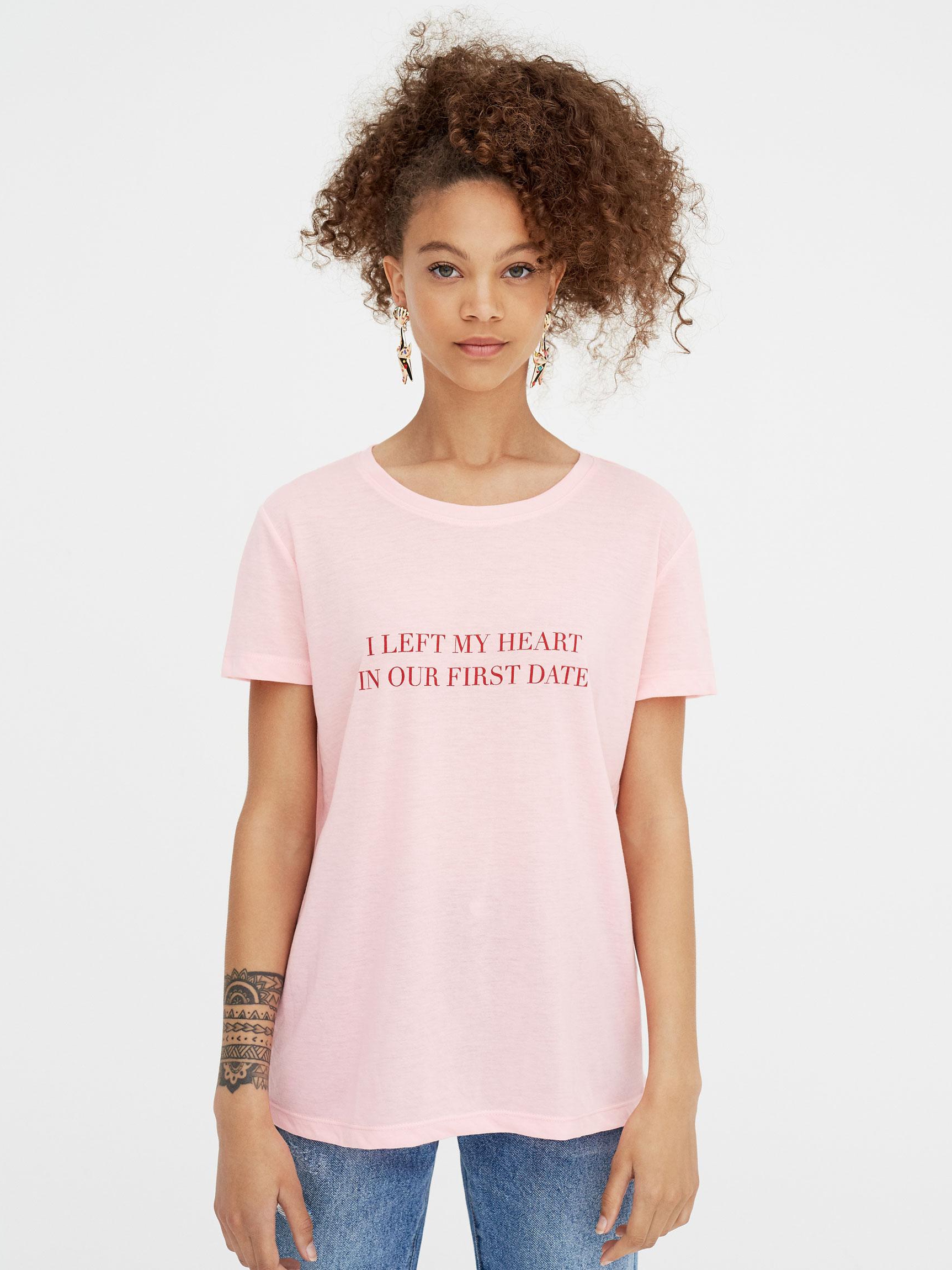

Футболка Pull & Bear 9231331640-AAGR S Розовая с красным