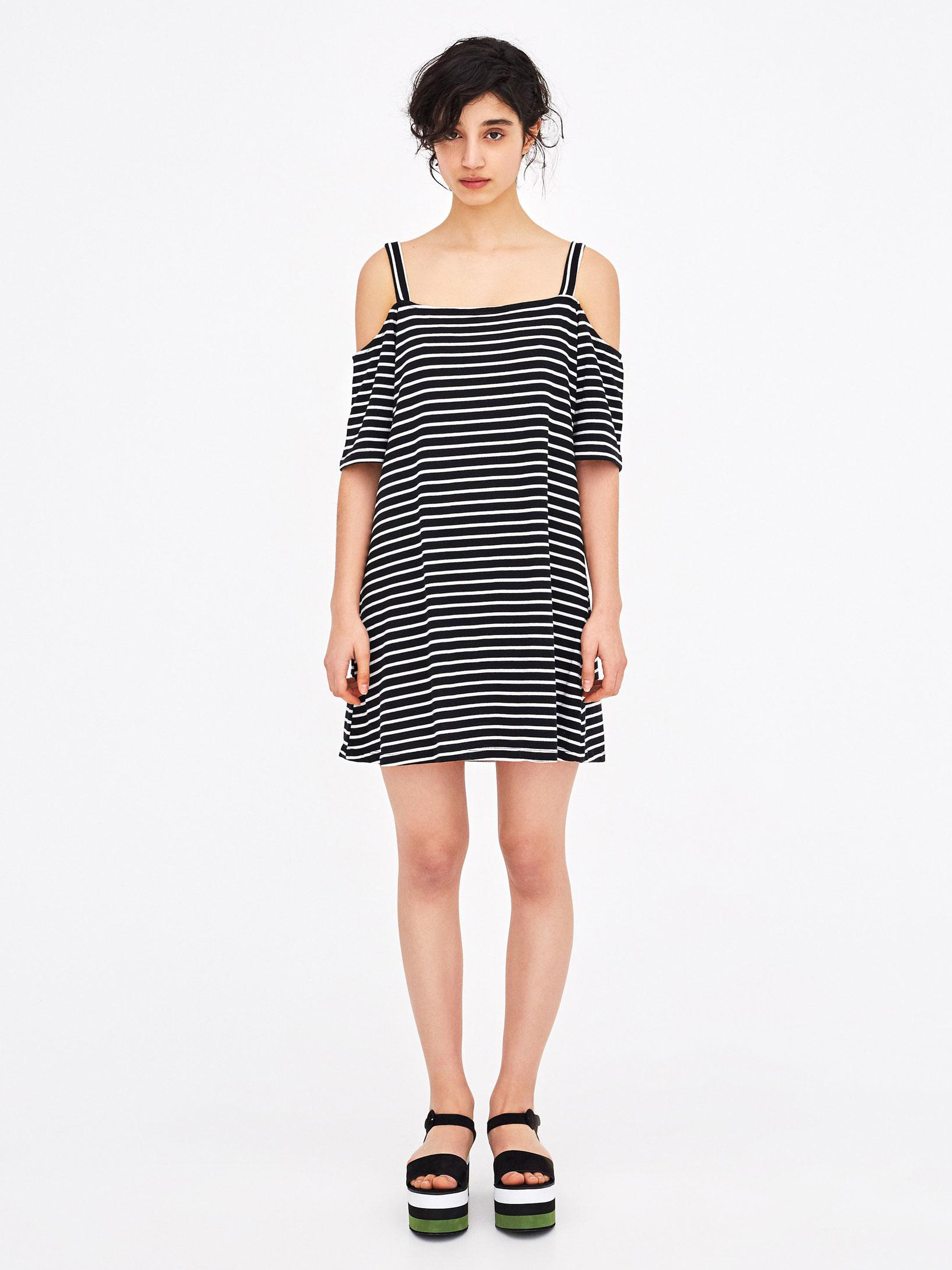 

Платье Pull & Bear 5393399064-AAWT XS Черное с белым