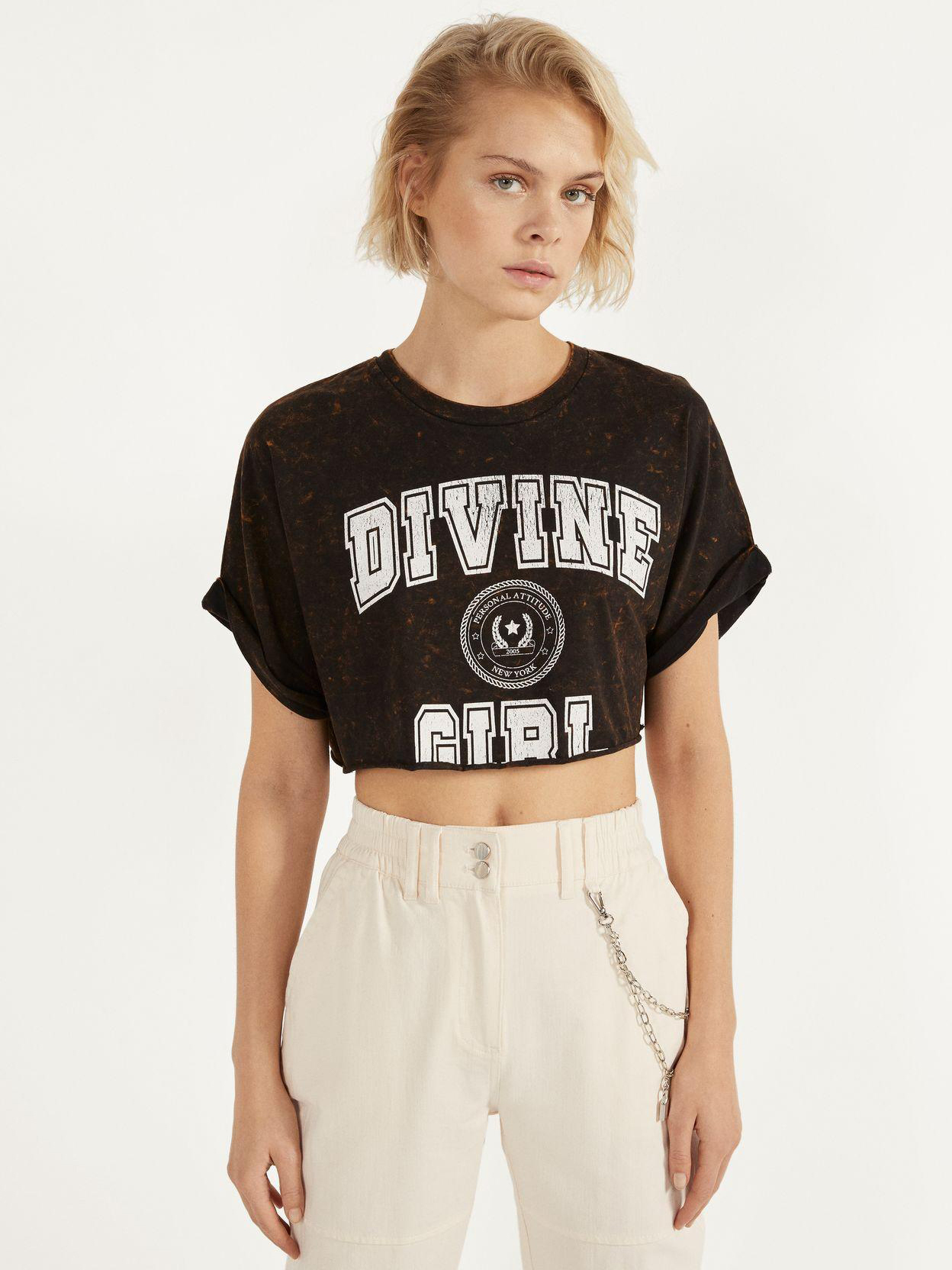 

Футболка Bershka 2206443800-ADJE M Черная с оранжевым