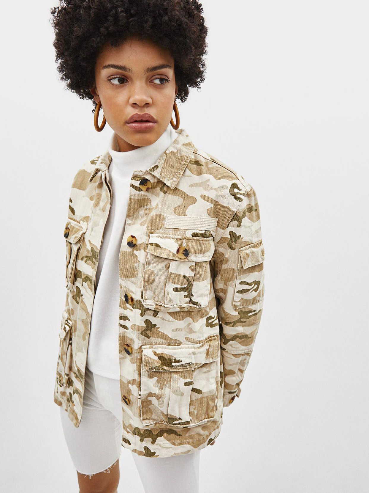 

Джинсовая куртка Bershka 1331388746-AAED S Милитари