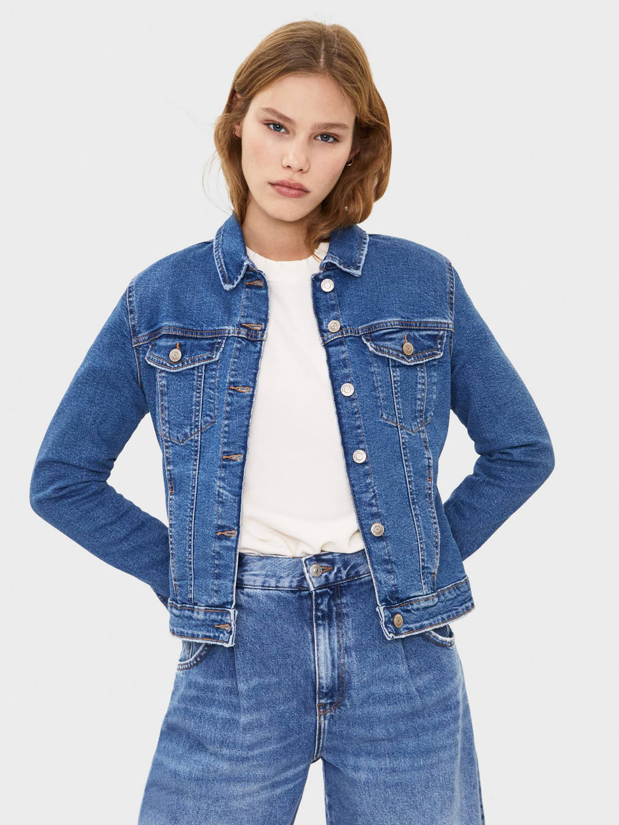 

Джинсовая куртка Bershka 1308335400-ACWX XS Светло-синяя