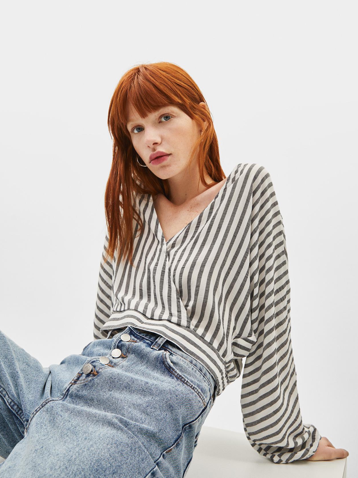 

Блузка Bershka 0940168060-AAXL M Белая