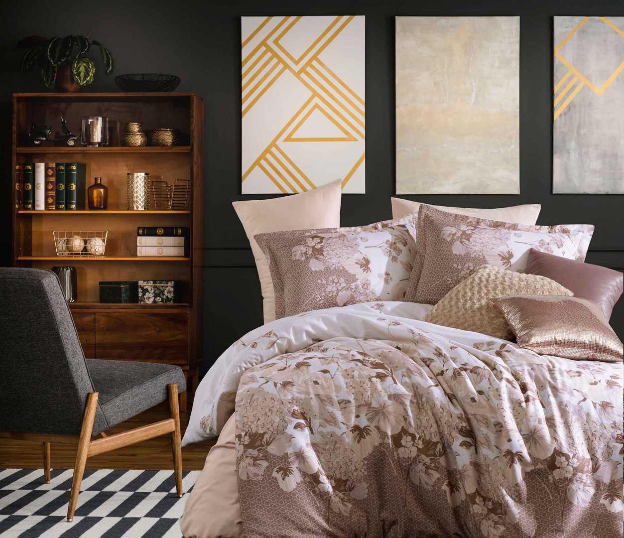 

Постільна білизна Istanbul 200×220 Satin з візерунком, Gardenia-Kahve Istanbul k-ist 31006