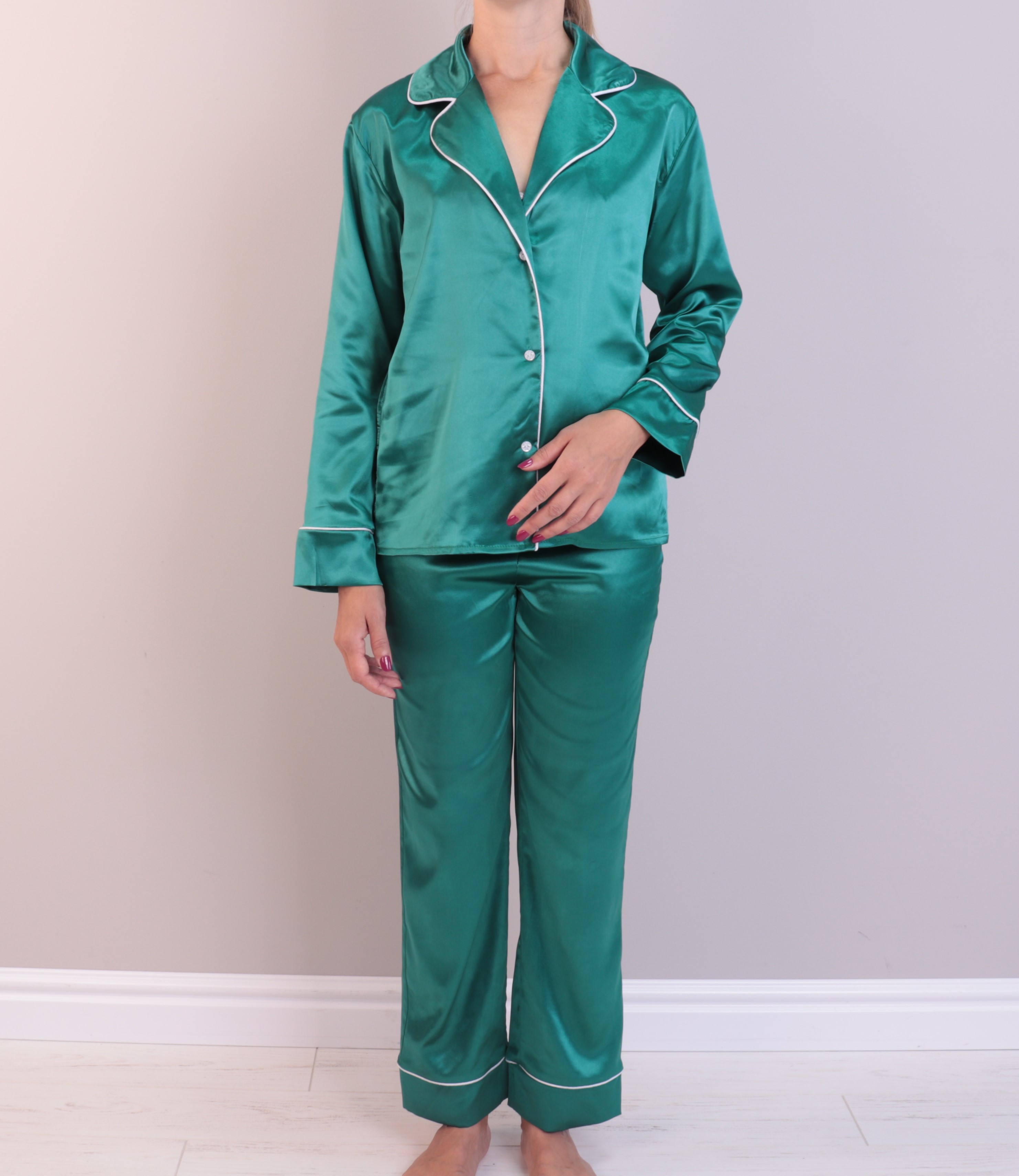 

Пижама шелковая Storyyara Classic silk 1 S зеленый (рубашка и штаны)