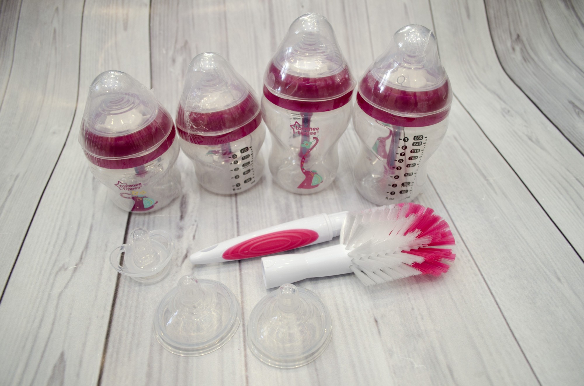 

Бутылочка для кормления ( 1 шт ) Tommee tippee набор с розовыми закрутками и слониками 1293