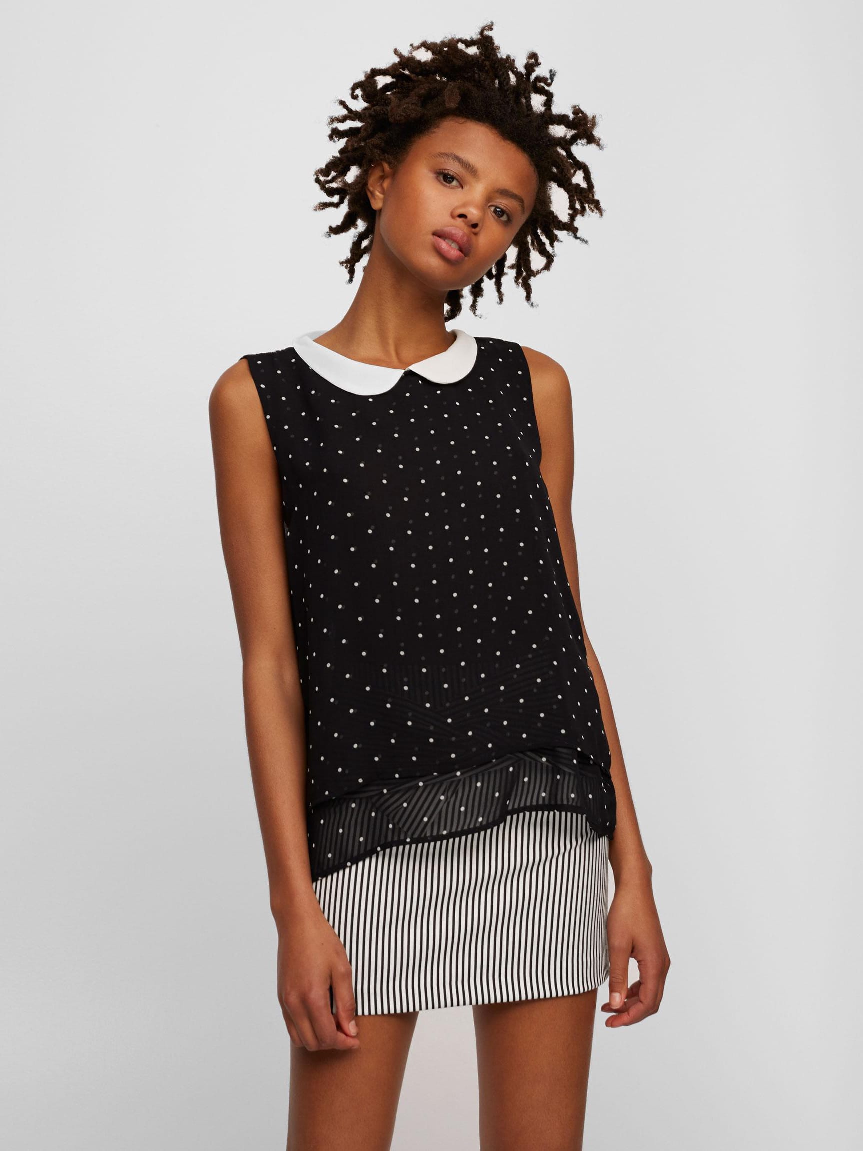 

Блузка Pull & Bear 5471/210/805-AANX M Черная с белым