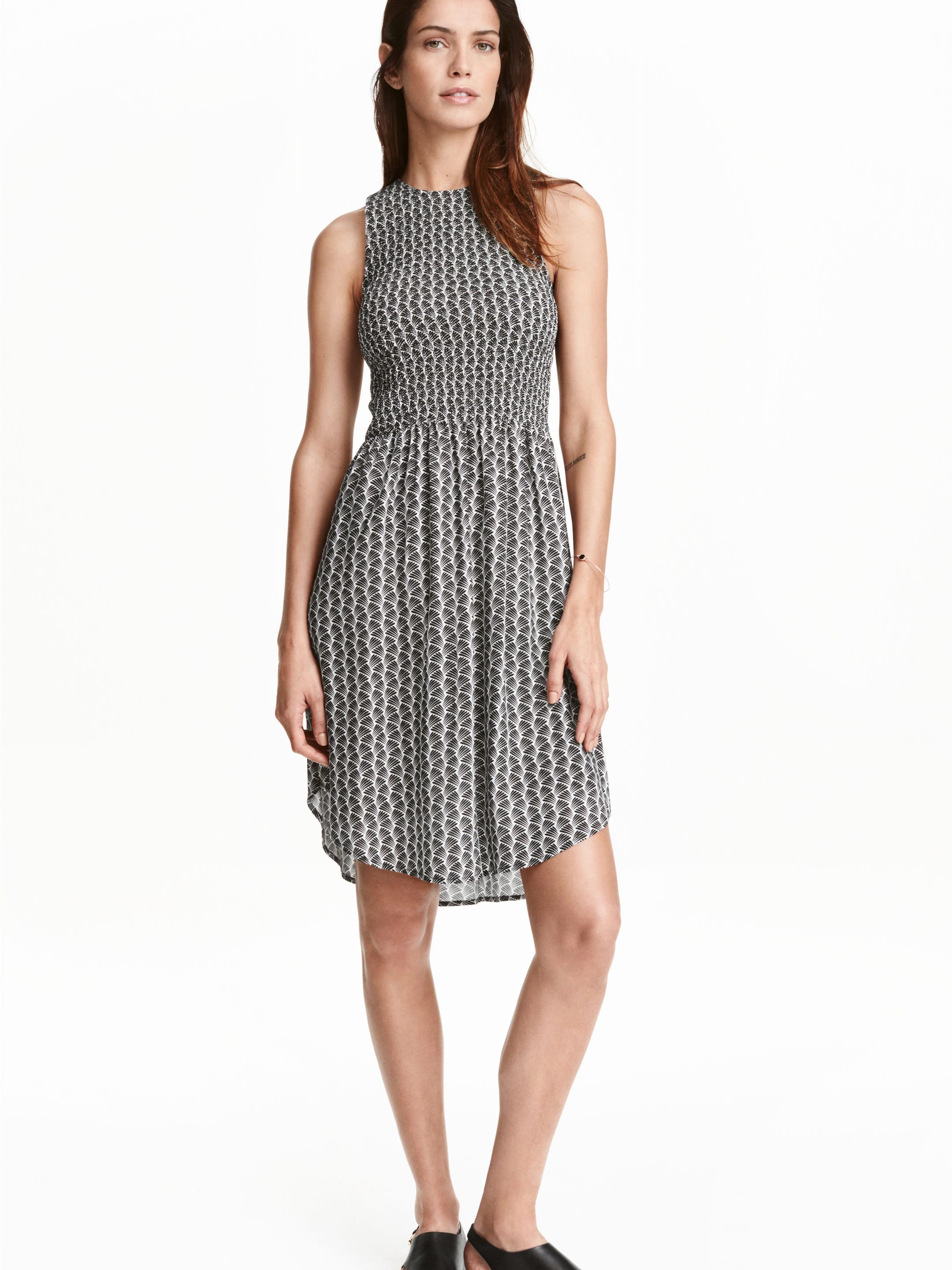 

Платье H&M 3897364-ACHS 32 Белое с черным