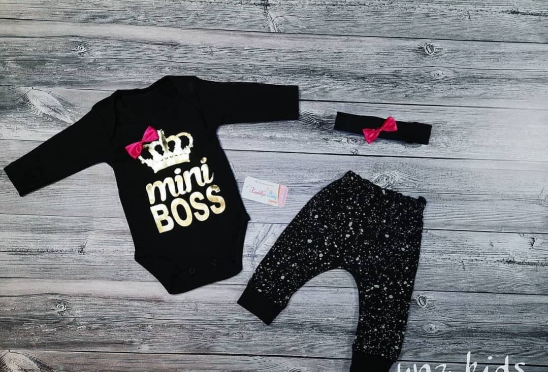 

Комплект для девочки Mini Boss с розовым бантиком Kardely a baby 62см черный