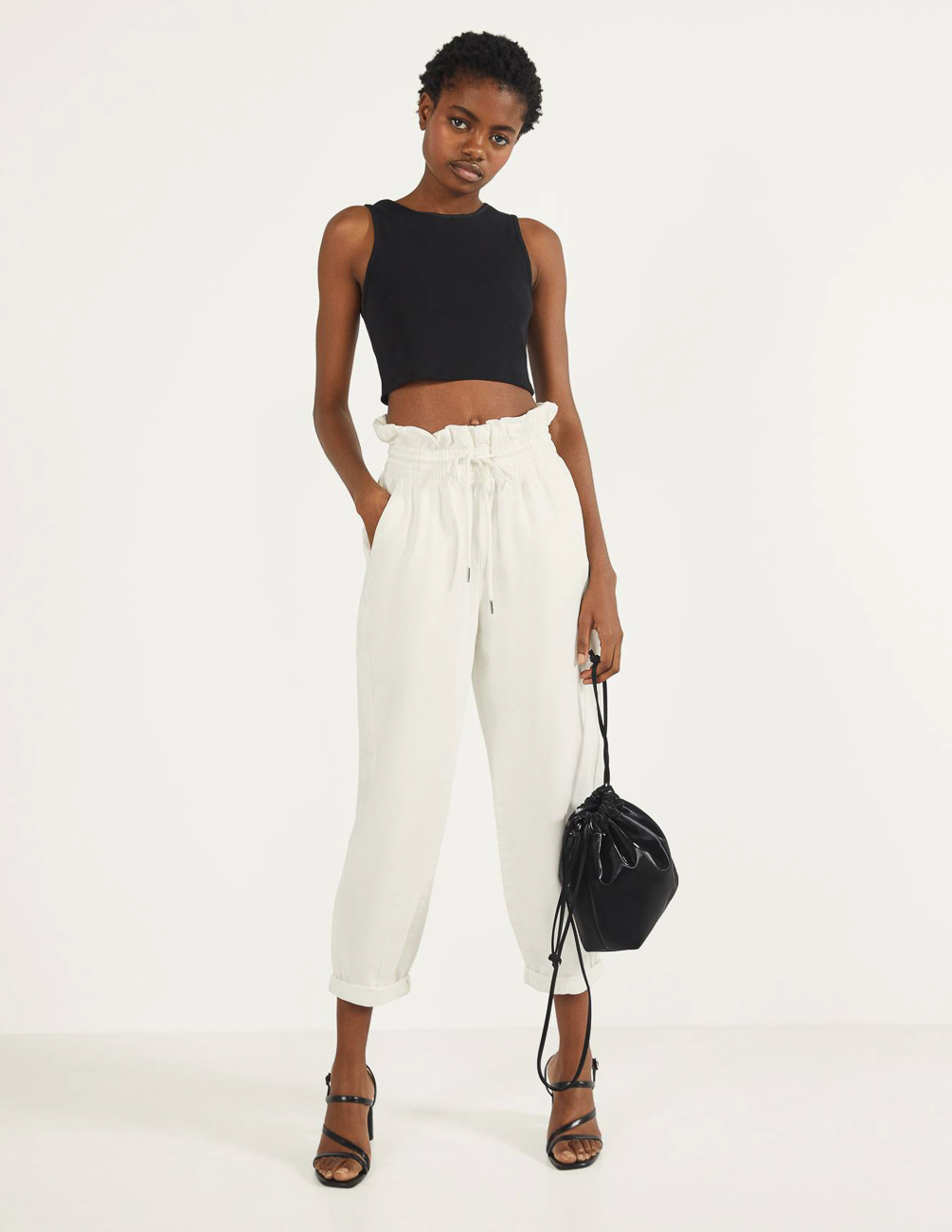 

Джинсы Bershka Ж1064399 (0158/335/712) цвет белый XS