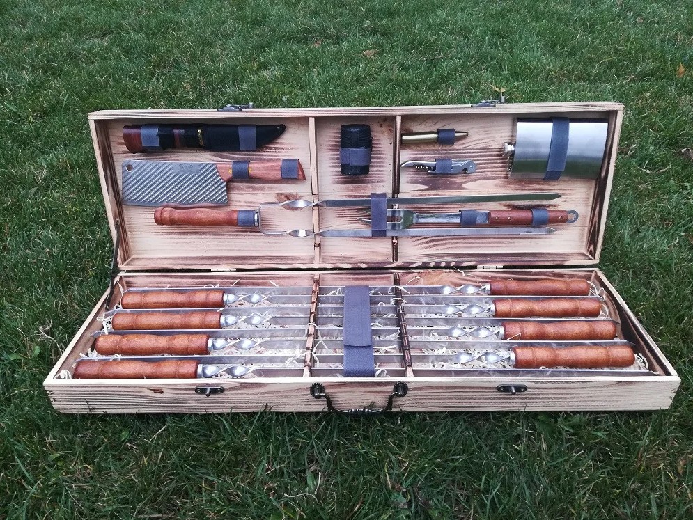 

Набор шампуров и аксессуаров для барбекю BARBEQUE (М-002)
