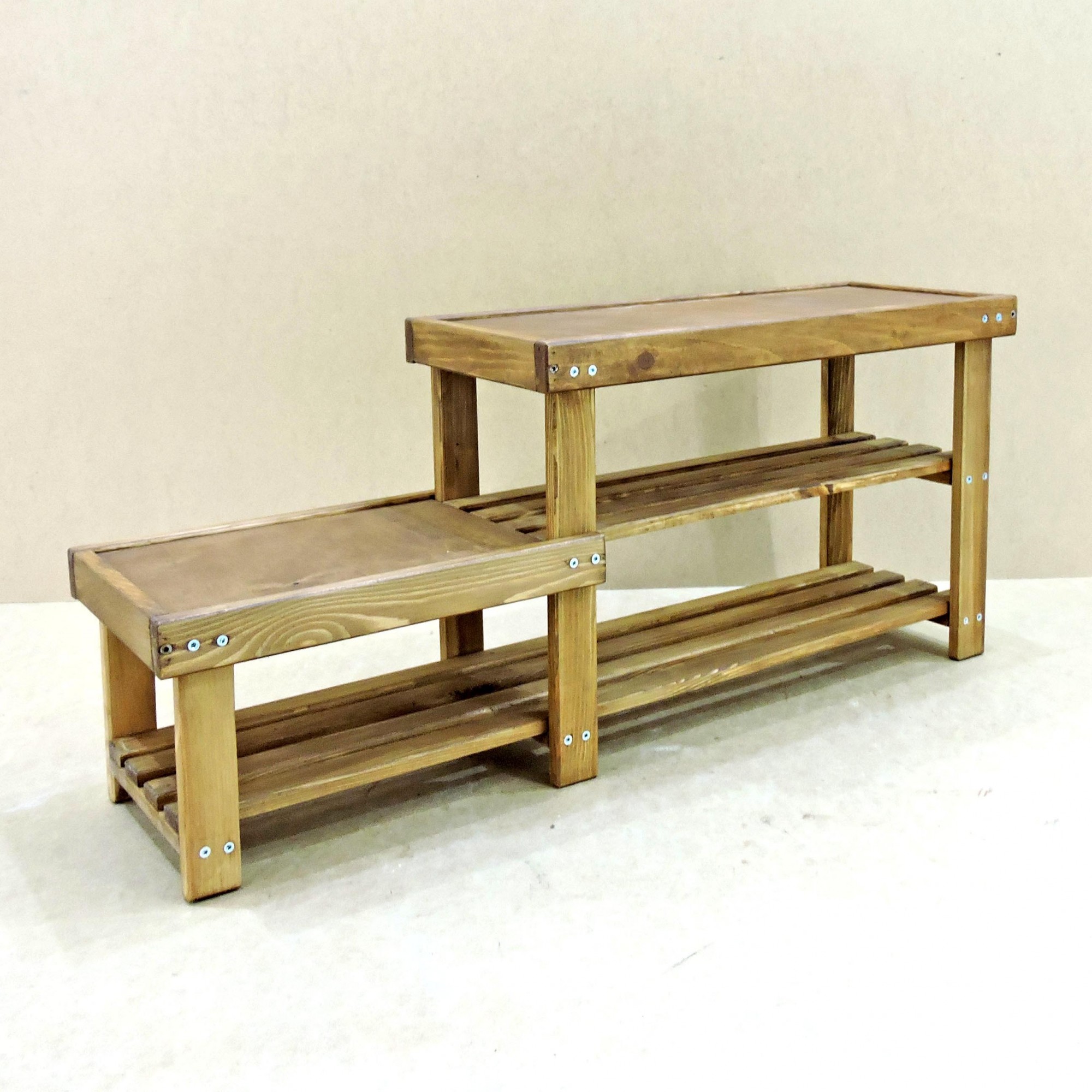 

Полка для обуви (обувница) из натурального дерева MIZ Бенвиль 110 мускат 110х45х30 см (MIZ-ПДО-112407)