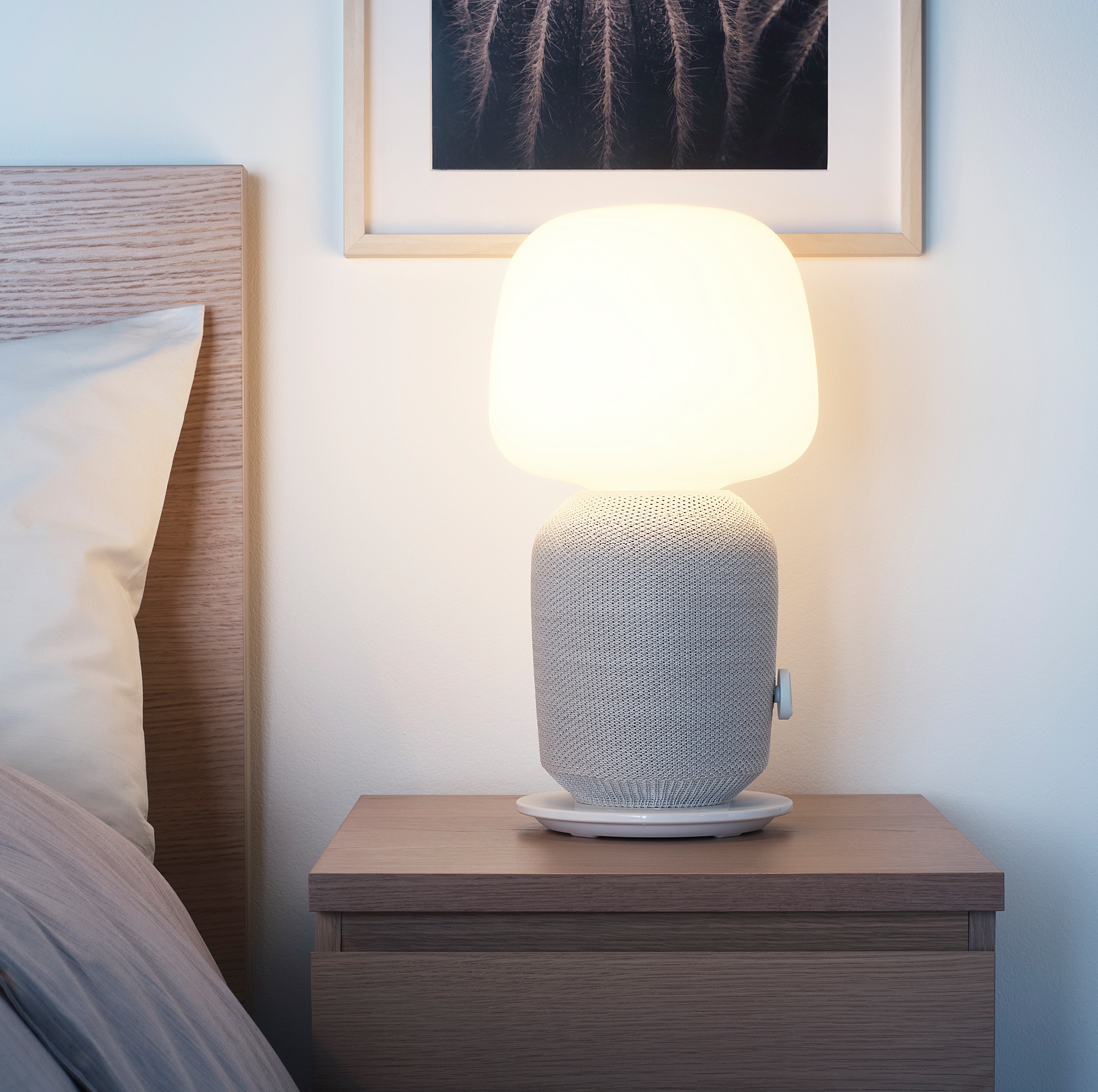 

Настольная лампа с динамиком Wi-Fi IKEA SYMFONISK белый 304.351.57