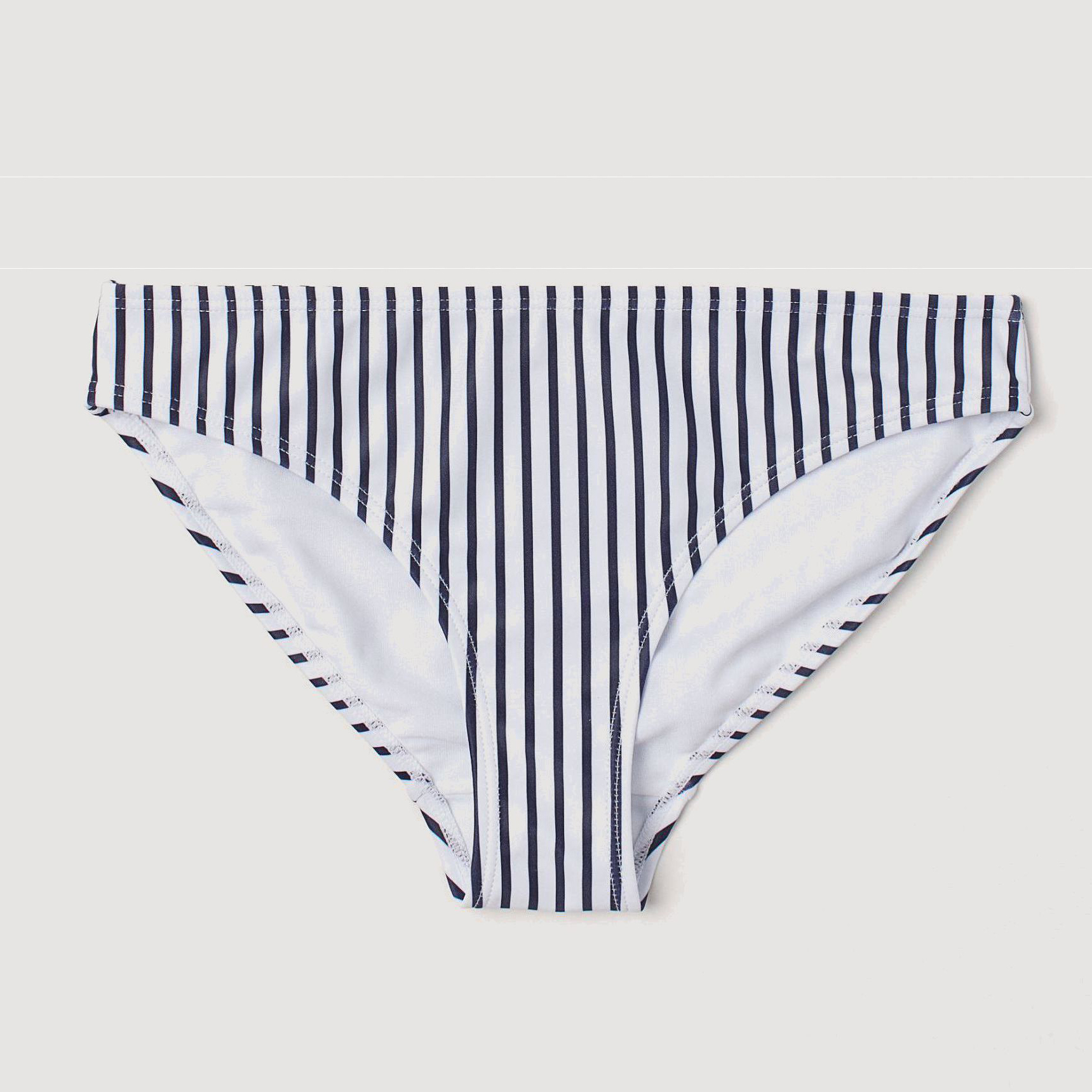 

Плавки H&M 0701148-9 134-140 см Белые (СА2000001481028)