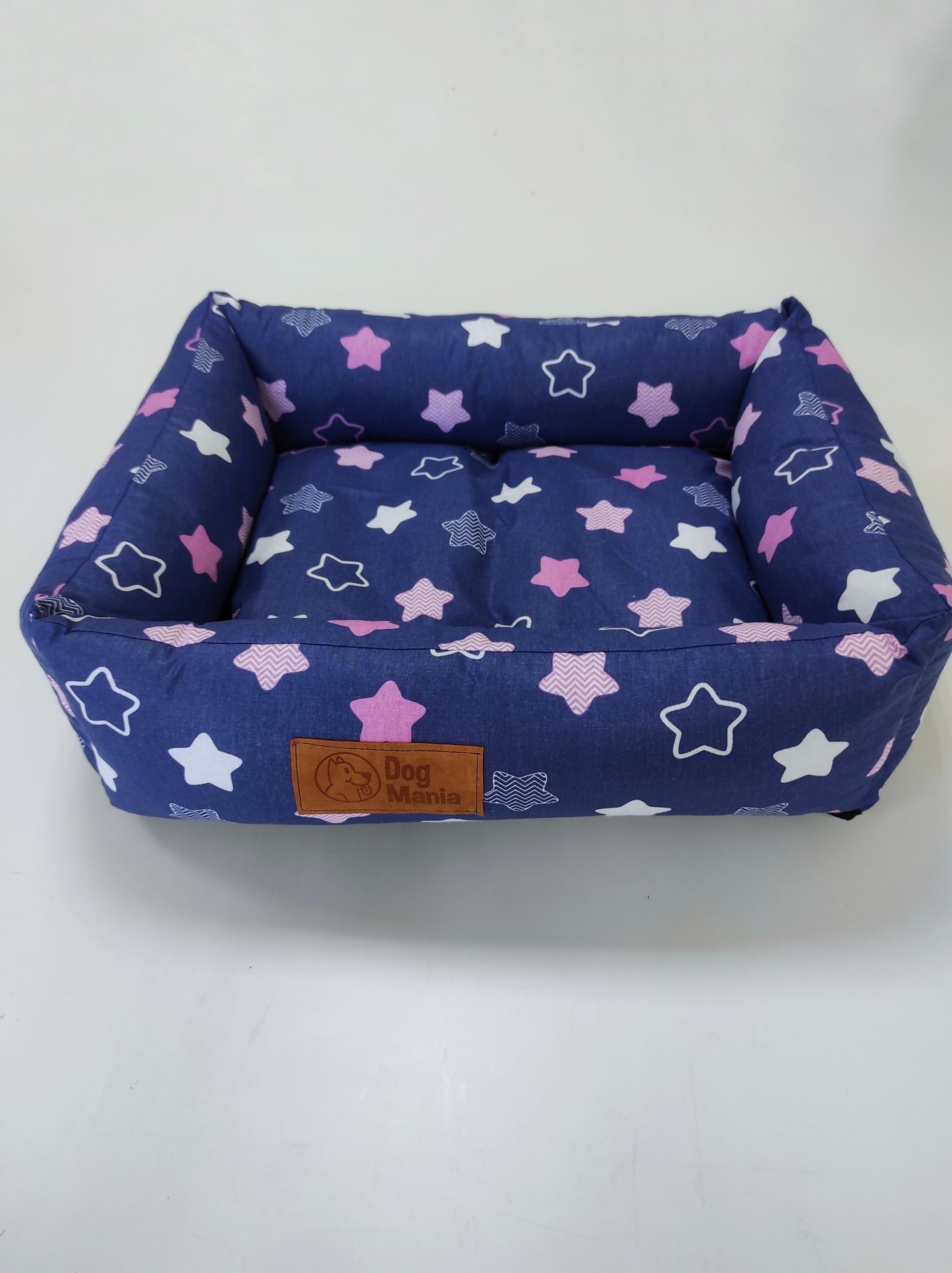 

Лежанка для собак DogMania Зірочки 70x50 см