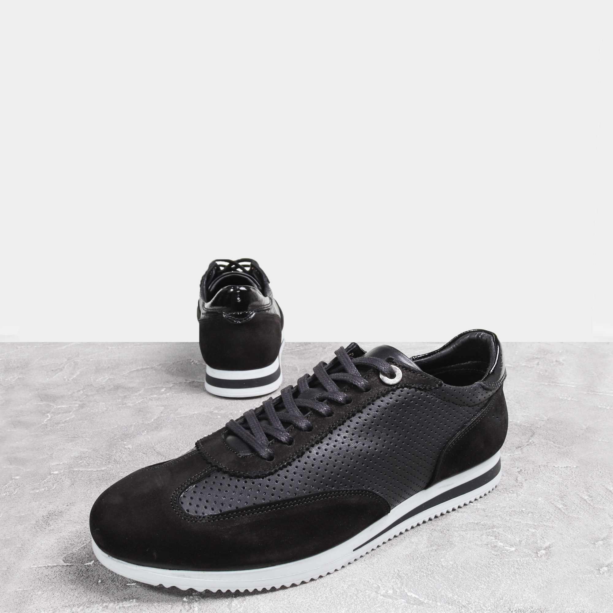 

Чоловічі снікери Respect 41 Чорний 8249-7811 BLACK SUEDE