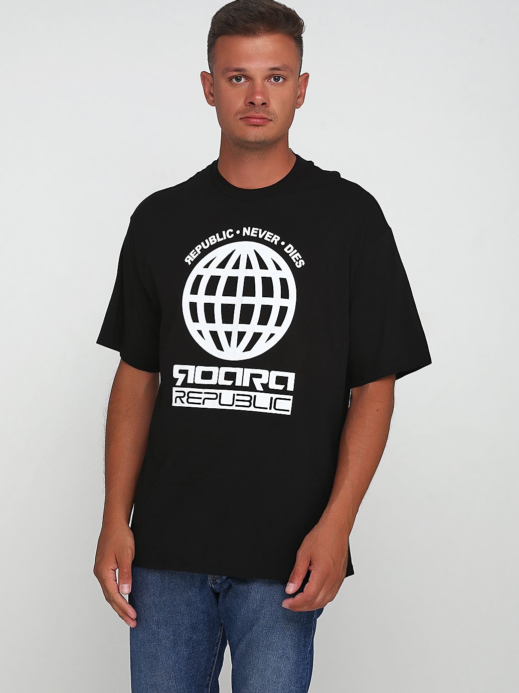 

Футболка H&M 03-0612476-7  Черная (СА2000001320488, Футболка H&M 03-0612476-7 S Черная (СА2000001320488)