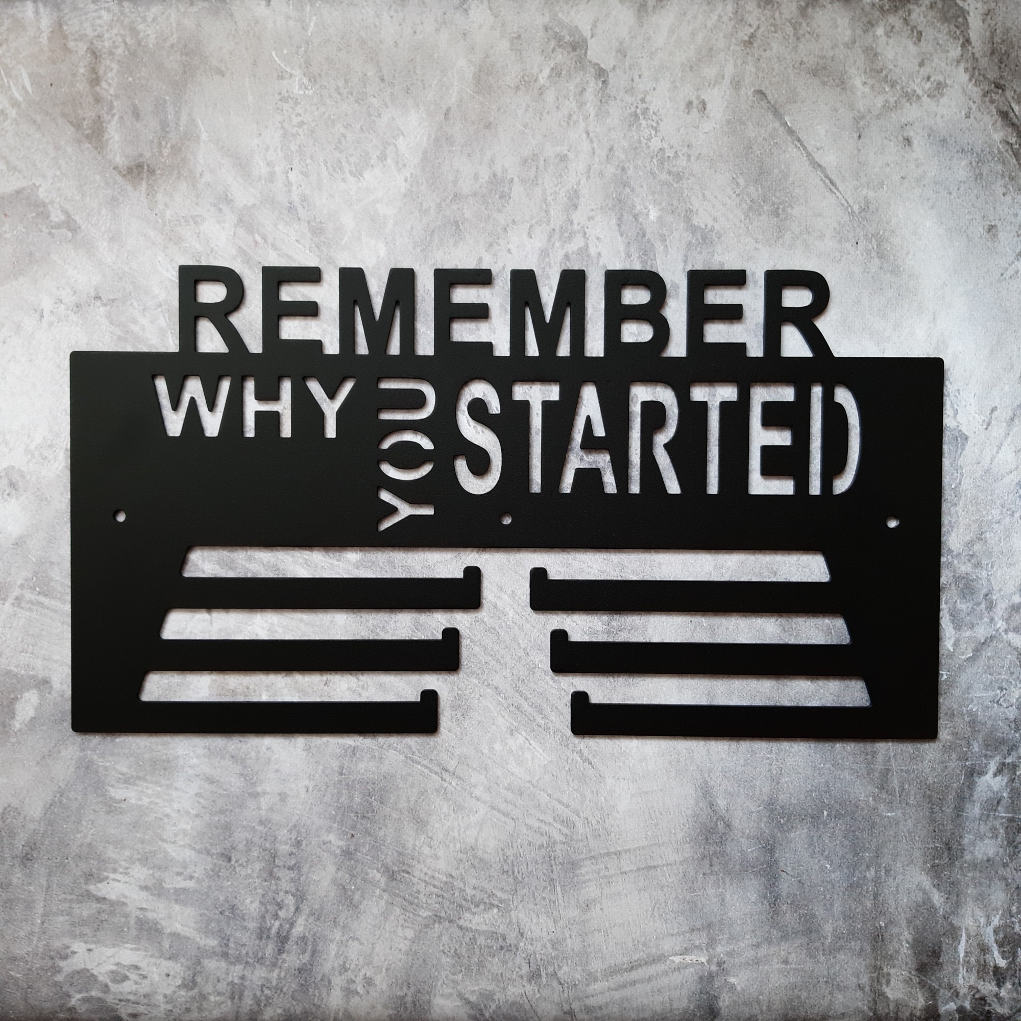 

Медальница "КТМ" "REMEMBER WHY YOU STARTED" (черная)