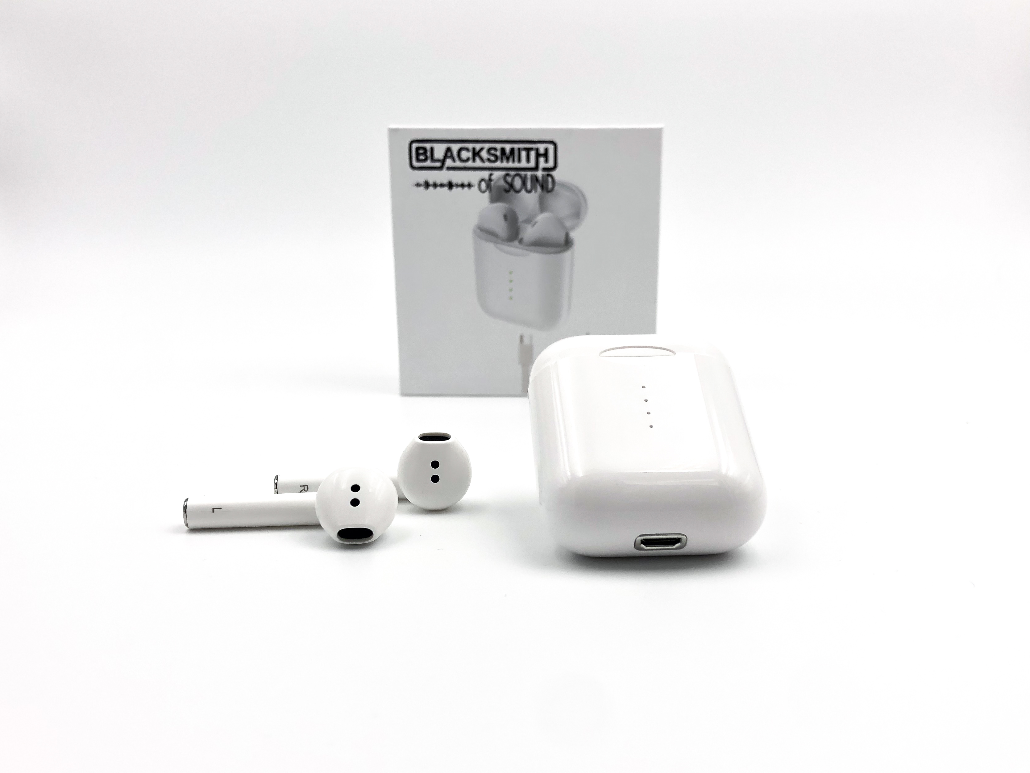 

Беспроводные Bluetooth наушники BLACKSMITH v8 HD (7 generation) KD10 v5.0 Auto-on с док - станцией Soft touch White