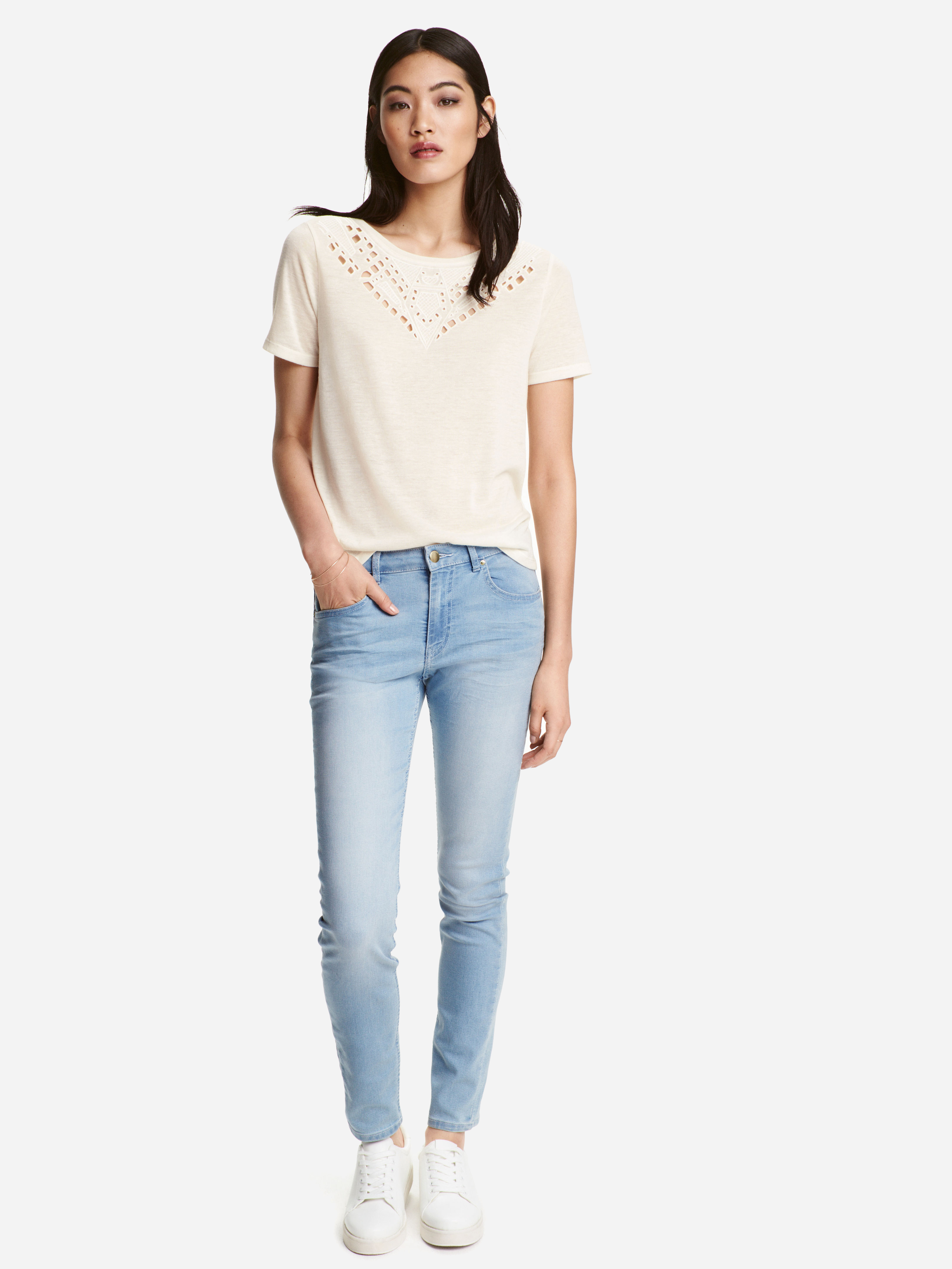 

Джинсы H&M 3559533-ACWX 38 Светло-синие