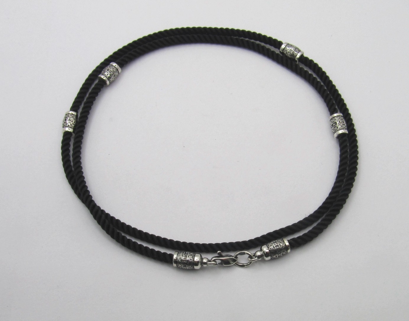 

Шнур шелковый с серебряным замком SilverArtisan 1.71359 55 размер
