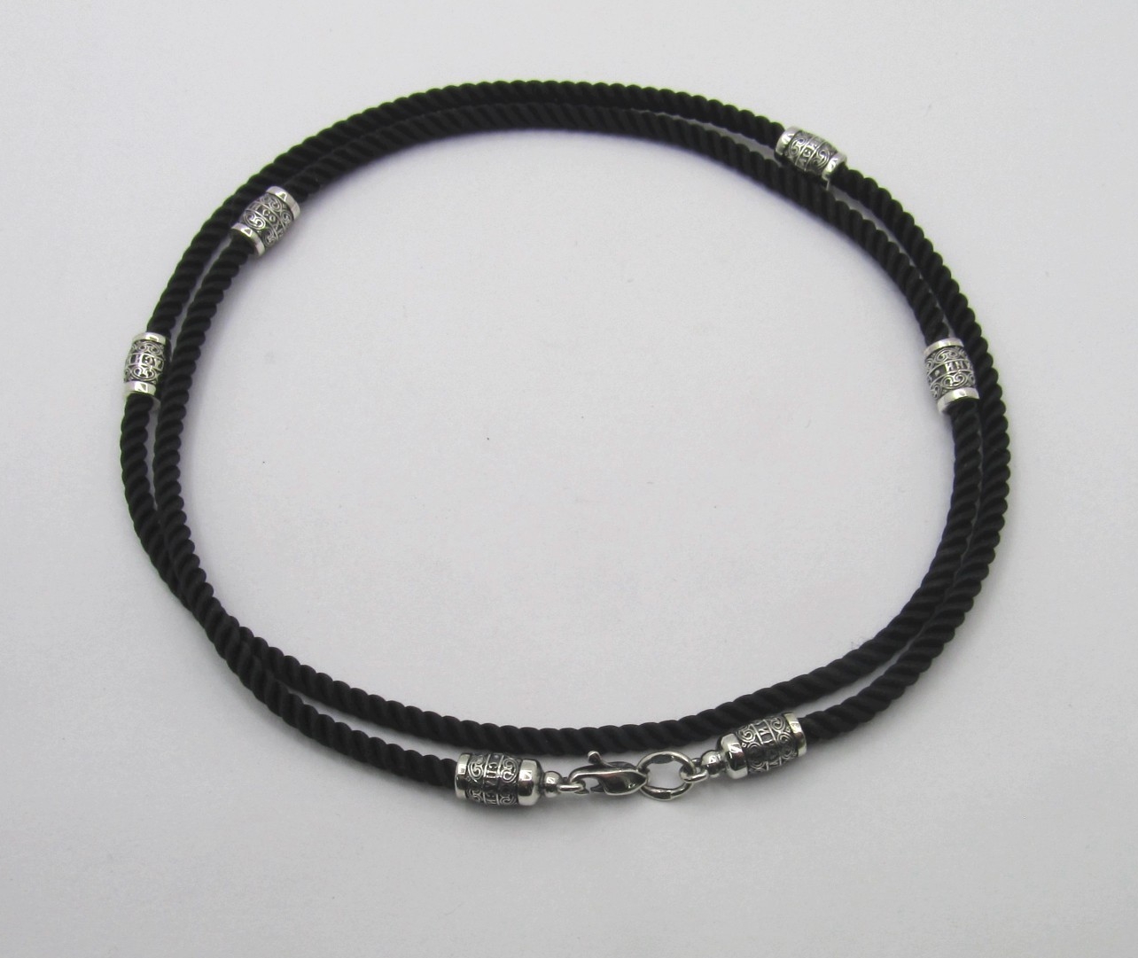 

Шнур шелковый с серебряным замком SilverArtisan 1.71361 65 размер