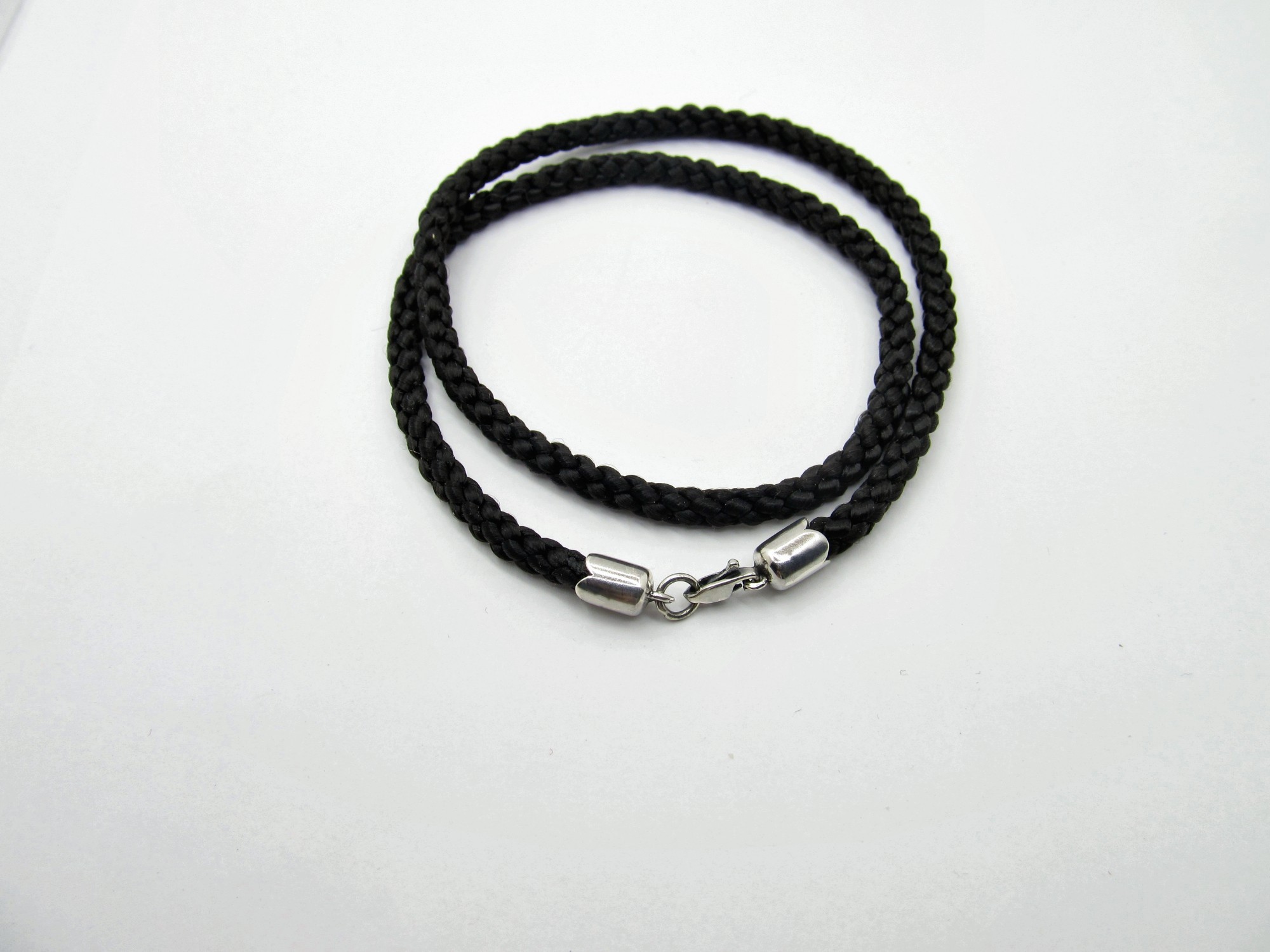 

Шнур шелковый с серебряным замком SilverArtisan 1.71372 65 размер