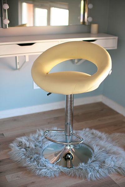 

Барний стілець хокер Bonro 650 Beige