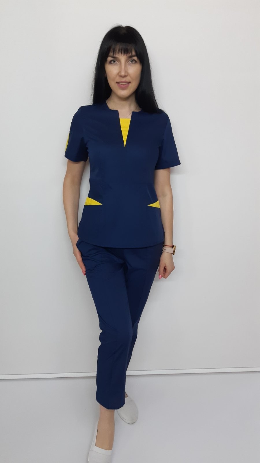 

Женский медицинский костюм Корса коттон короткий рукав Синий отделка желтая 58 размер 8.2