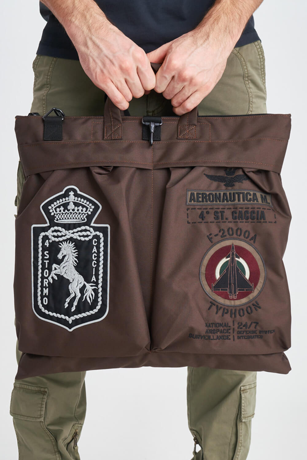 

Коричневая сумка с оригинальными нашивками Aeronautica Militare 3856