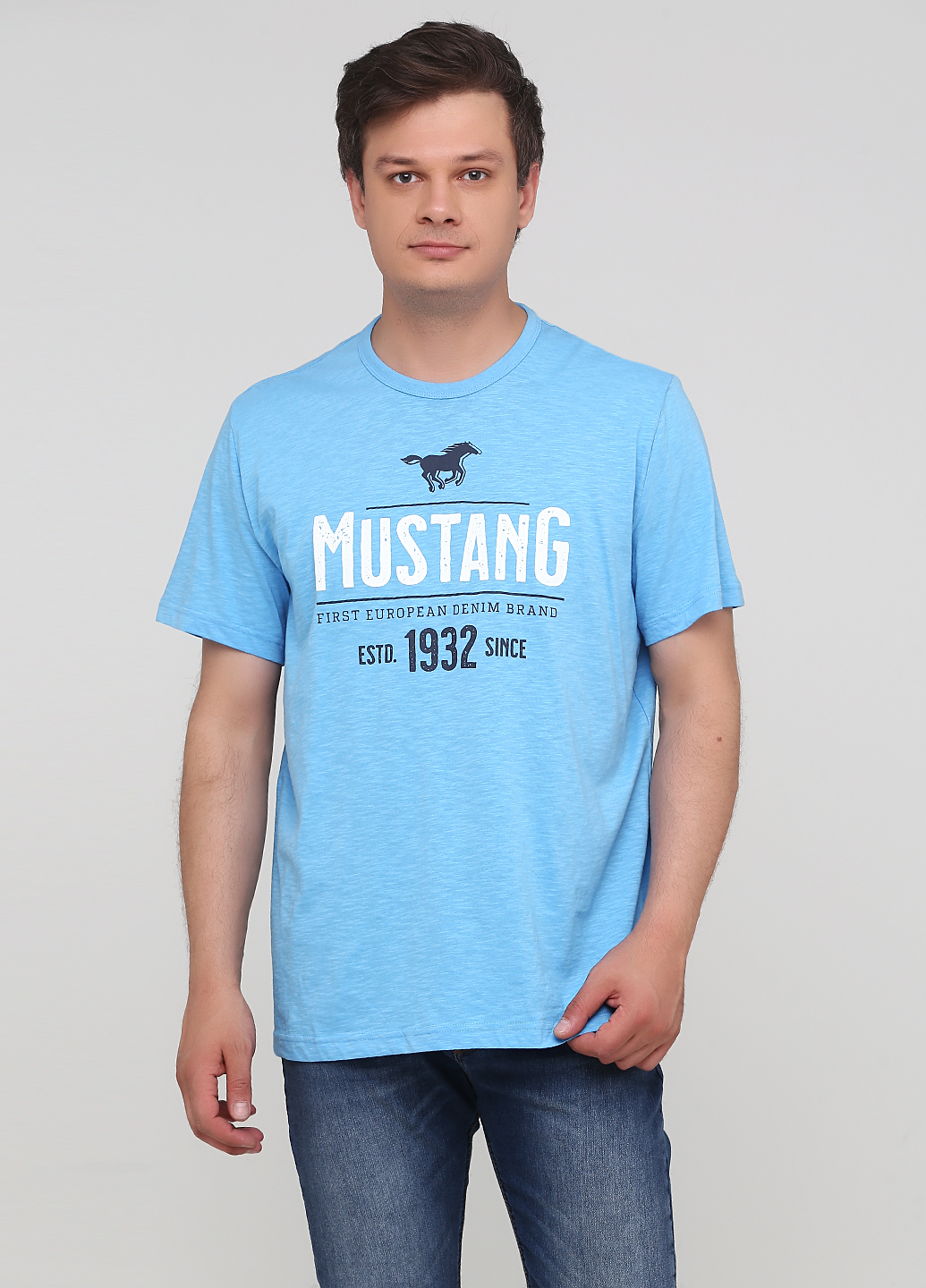 

Футболка мужская Mustang Голубая с бело-черным принтом XXL