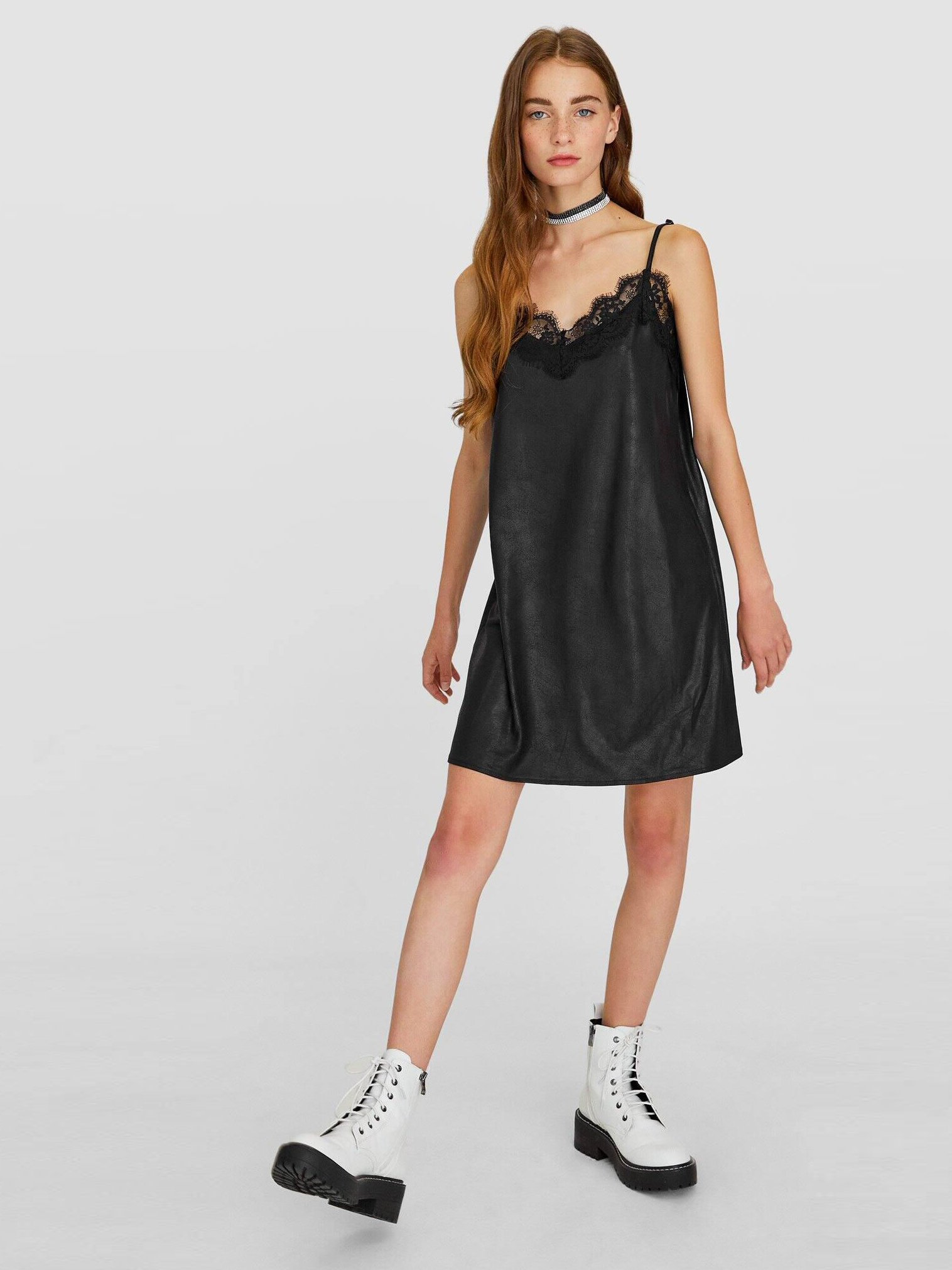 

Платье Stradivarius 6377/612/001-AAAD M Черное