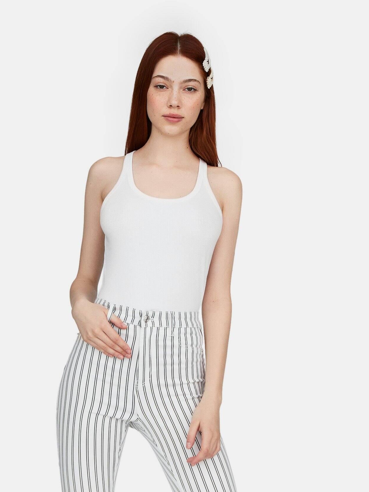 

Майка Stradivarius 2539/915/003-ACTS S Белая