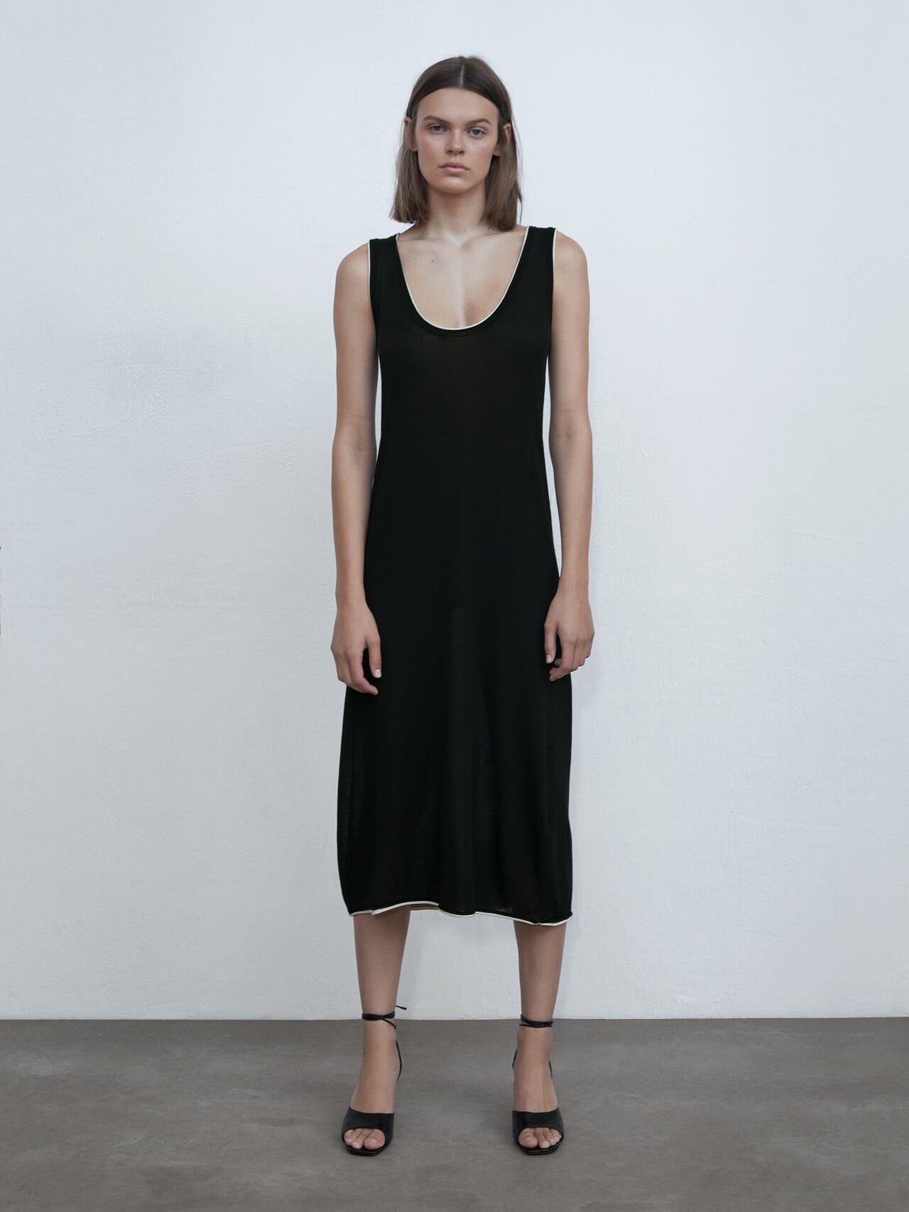 

Платье Zara 2142/038/093-AAAD S Черное