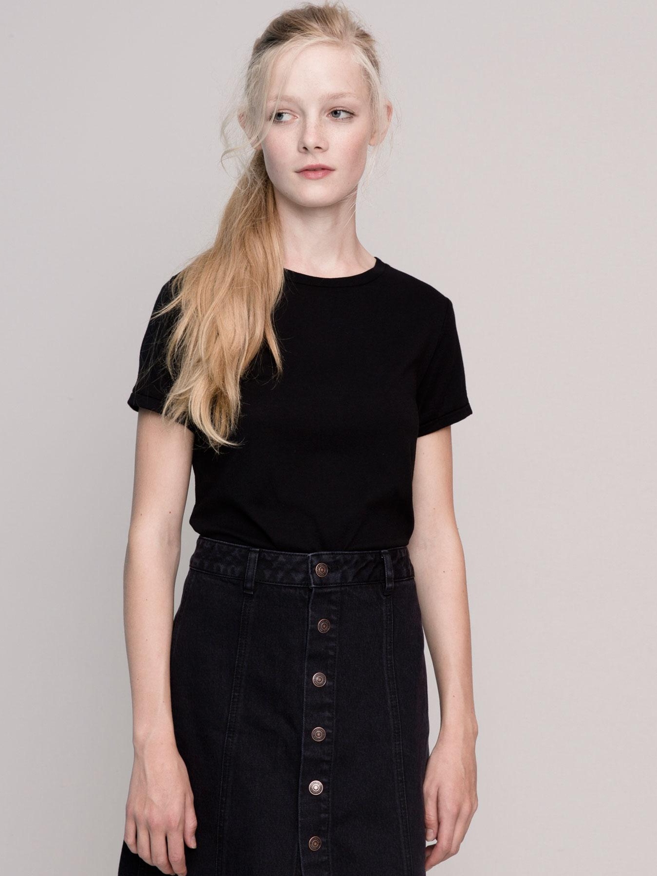 

Футболка Pull & Bear 9238/384/800-AAAD L Черная