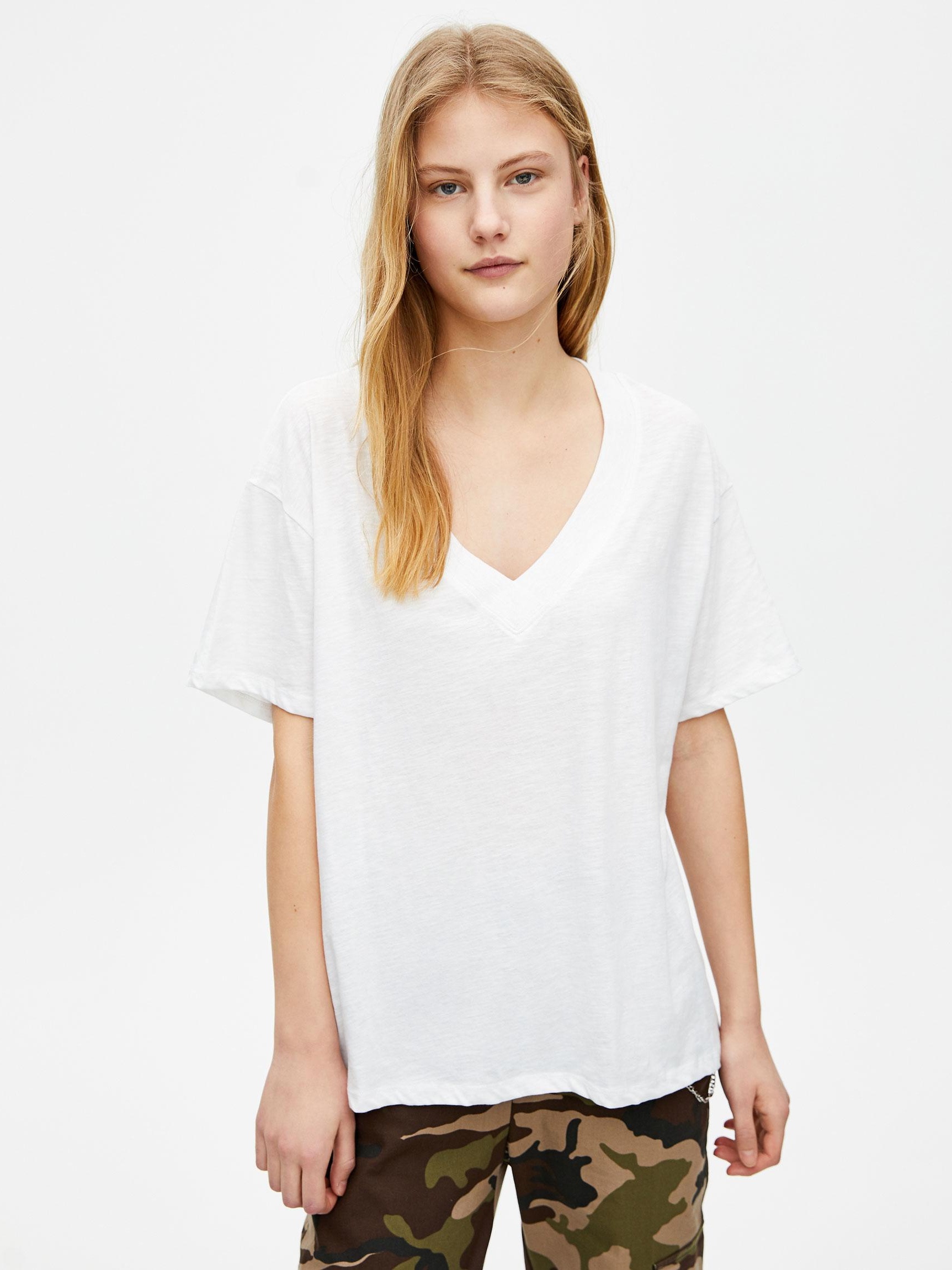

Футболка Pull & Bear 5244/360/250-ACTS S Белая