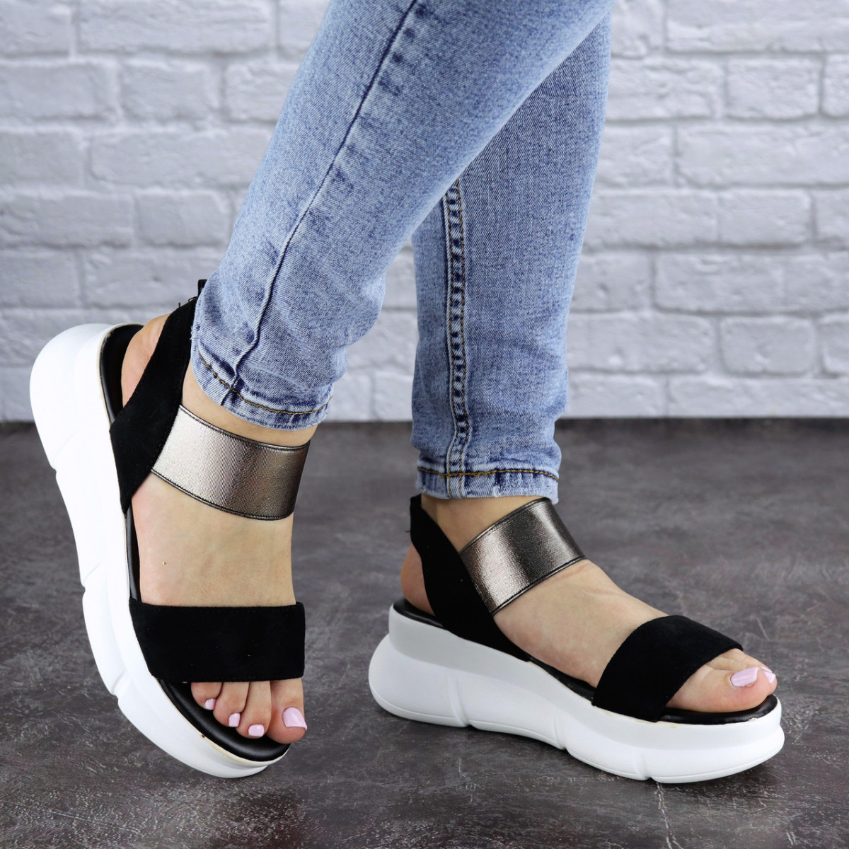 

Женские сандалии Fashion Leia 1796 41 размер 25,5 см Черный