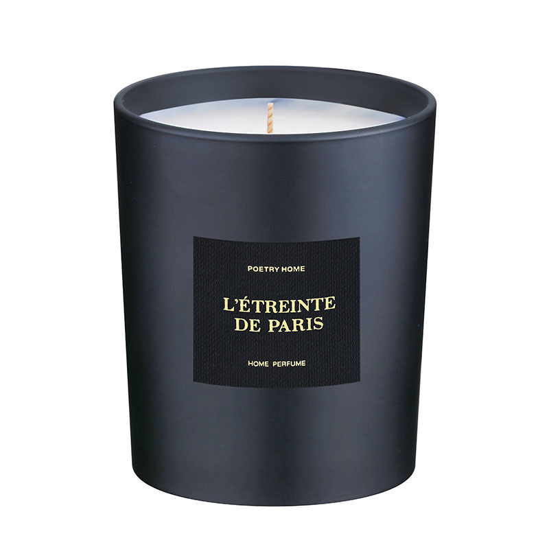 

Парфюмированная свеча L'ÉTREINTE DE PARIS (200 г)