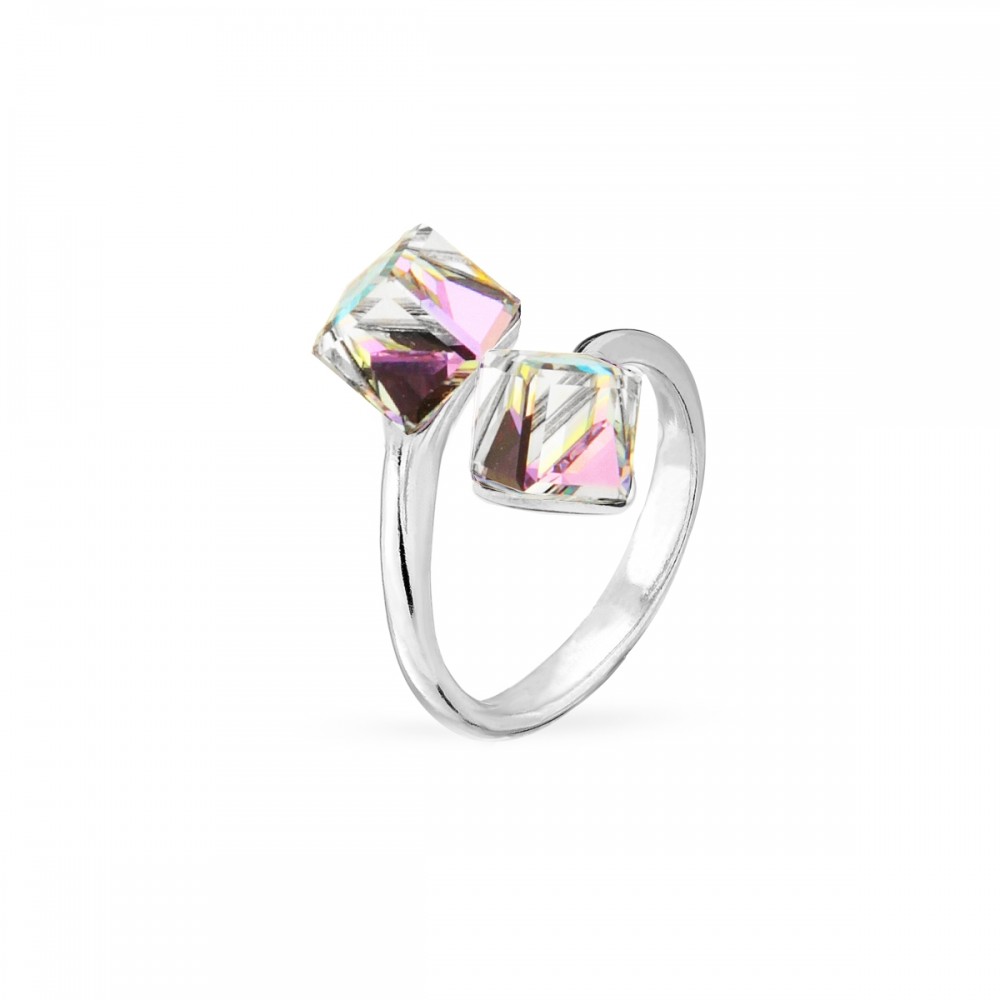 

Серебряное кольцо Spark со Swarovski Cube P48416PVL