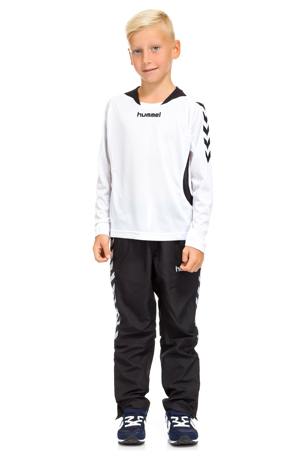 

Детский Hummel комплект 8Y ЧЕРНО-БЕЛЫЙ (132-102-2001-8Y--104-277-9001-6-8Y)