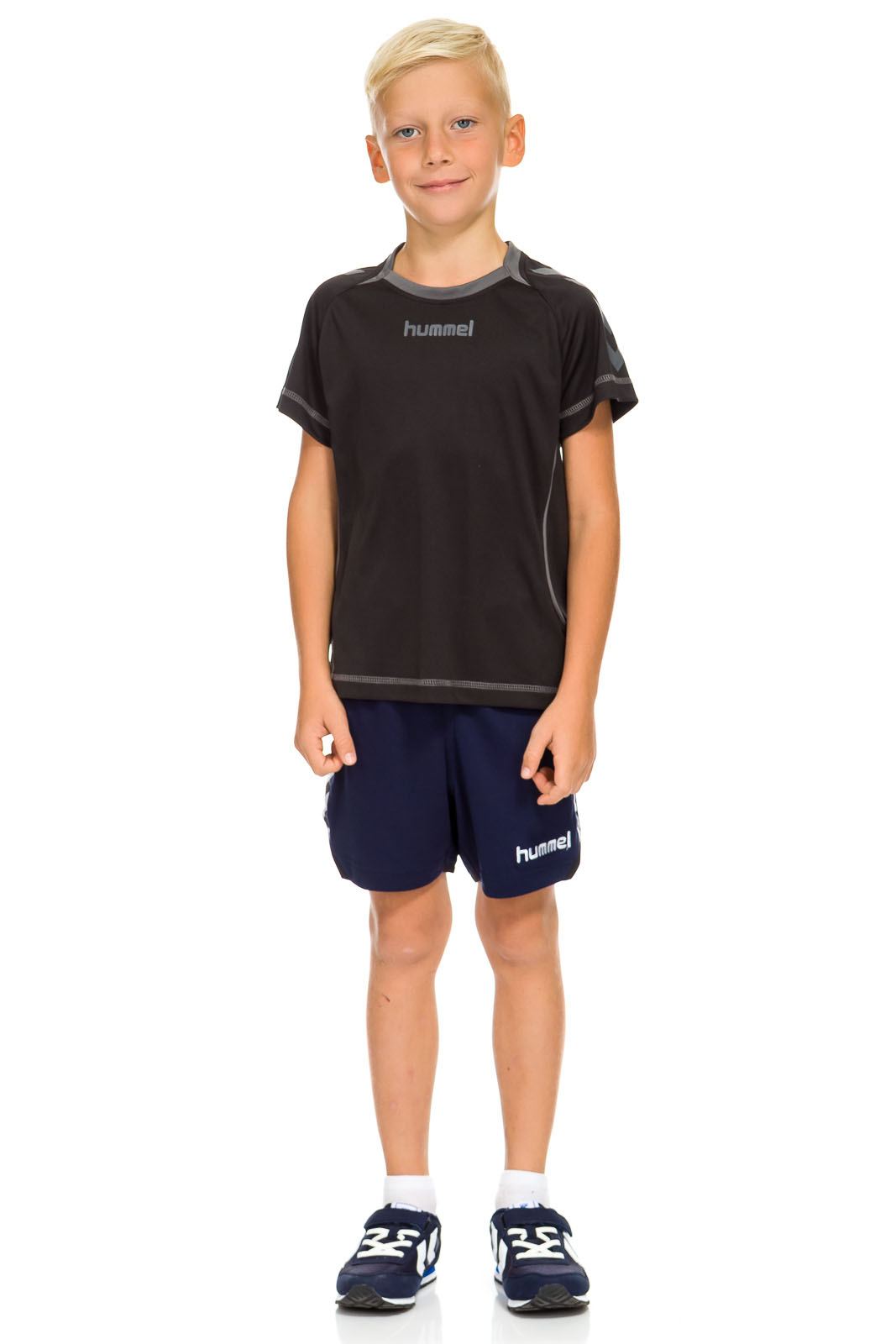 

Детский Hummel комплект 6-8 ТЕМНО-СИНИЙ-ЧЕРНЫЙ (110-629-7026-6-8--109-601-2001-6-8)