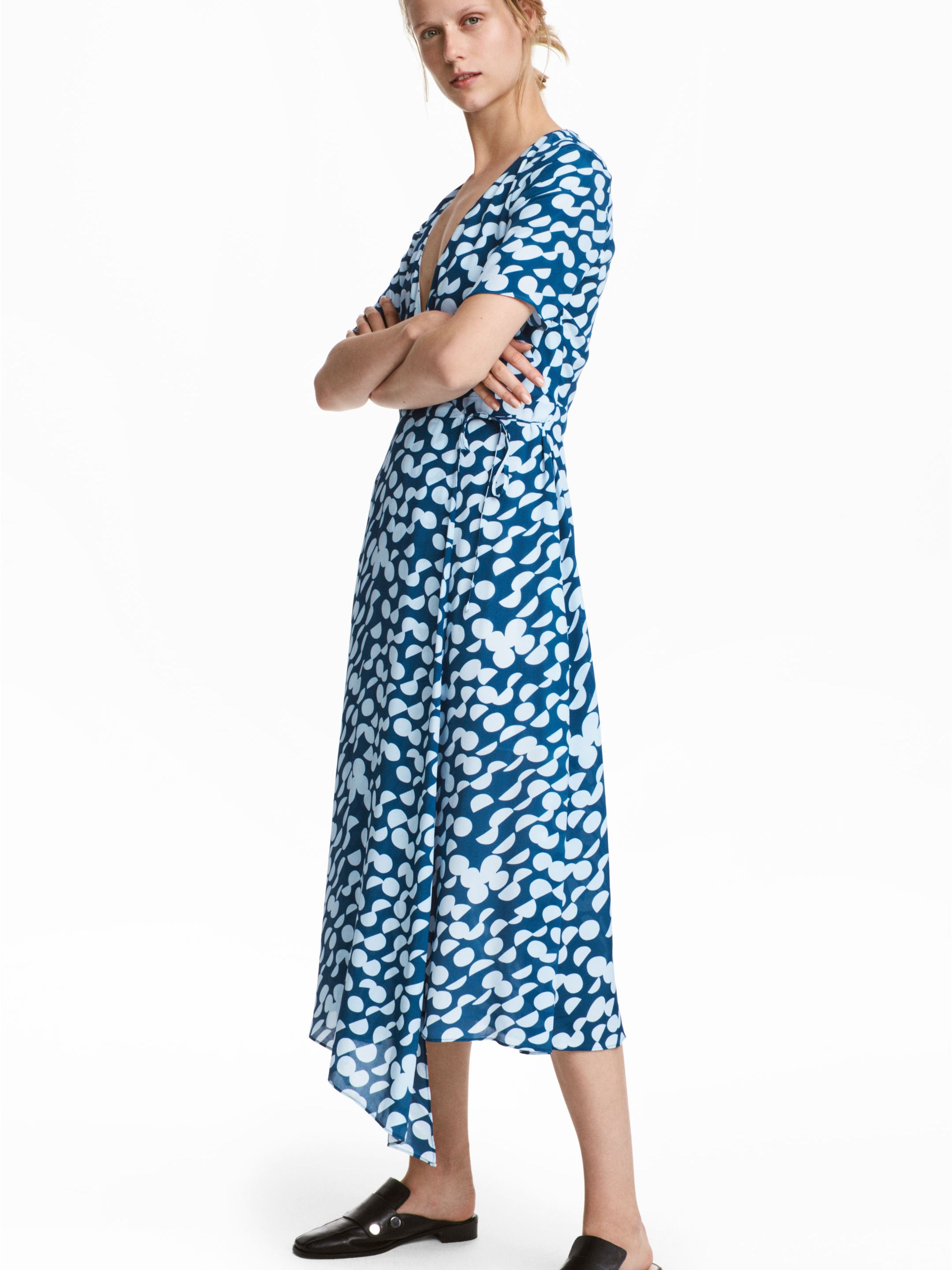 

Платье H&M 5595066-ABBR 32 Синее с голубым