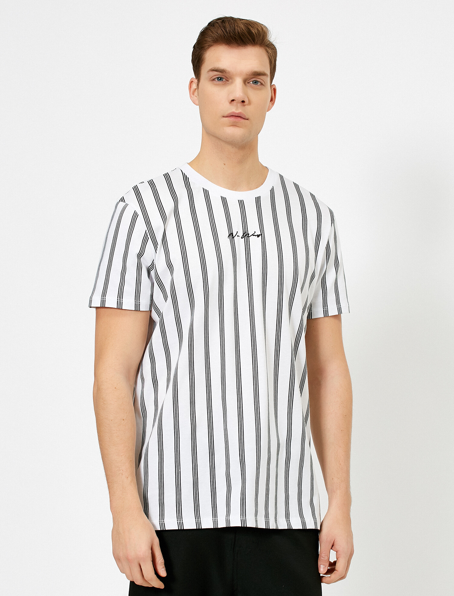 

Футболка Koton 0YAM14617OK S Black stripe