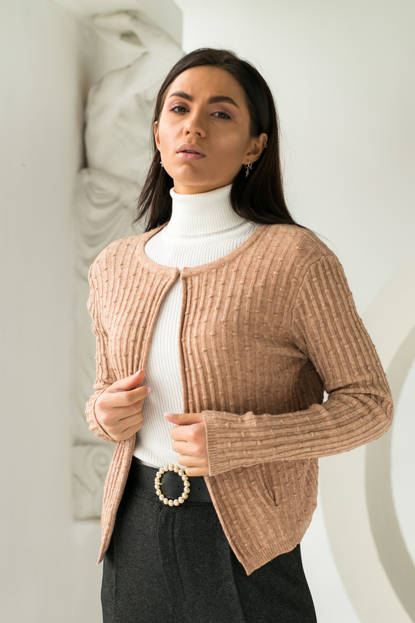 

Короткий кардиган со стильным узором P-M - кофейный цвет, L/XL (9439)